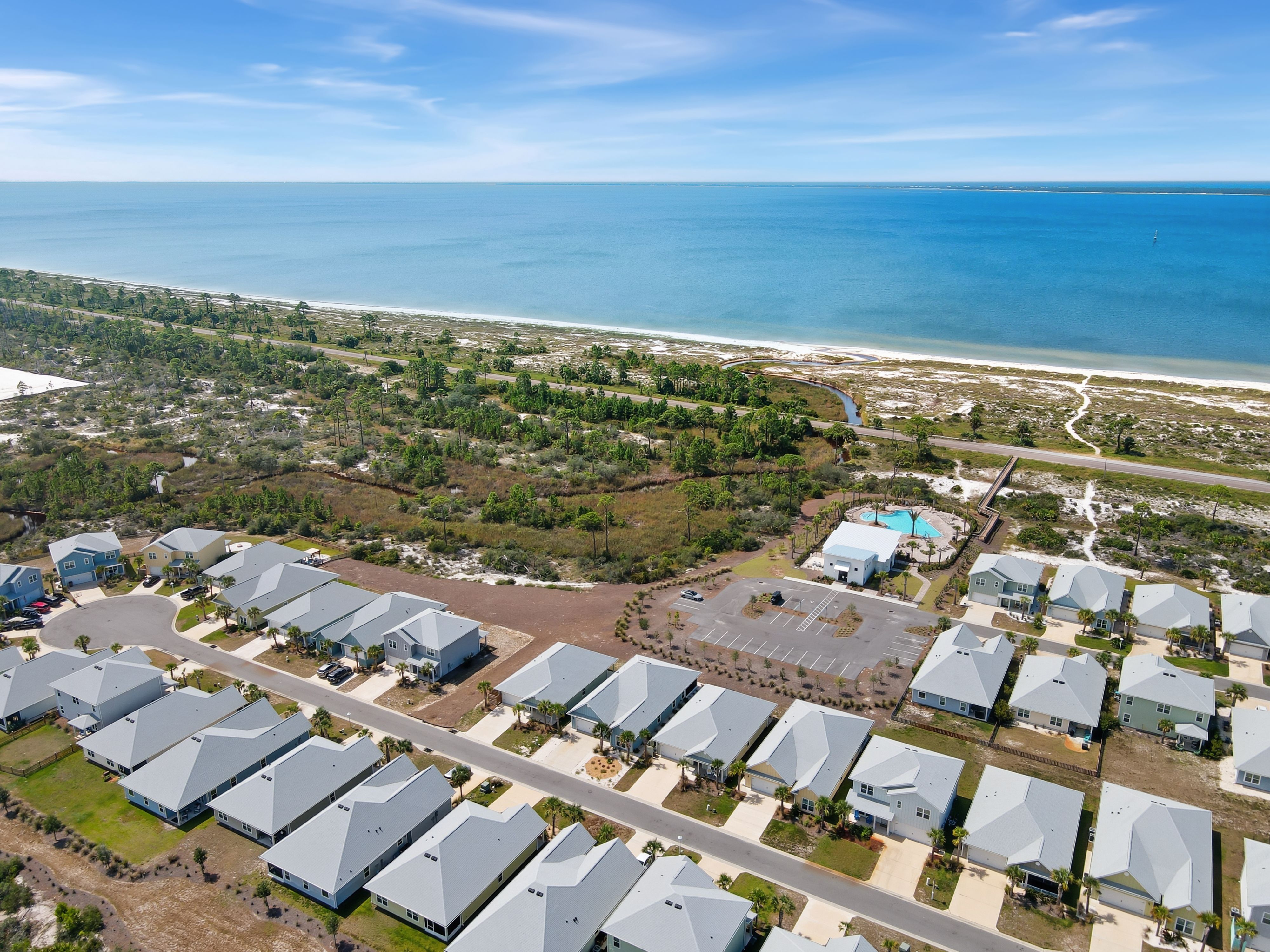  Coastal Retreat With Resort Amenities In WindMark Beach - 物件實景