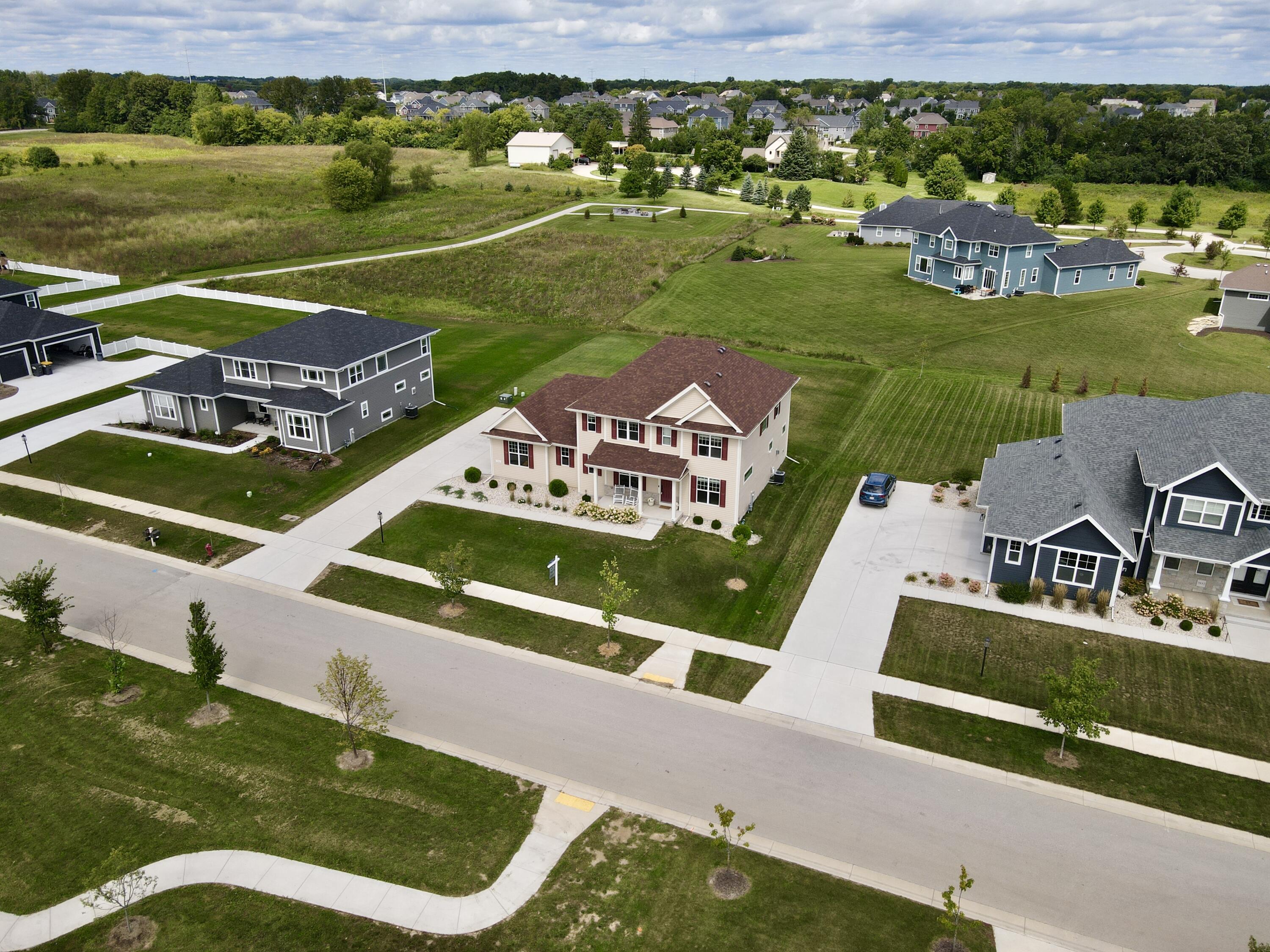 Mequon, Wisconsin, 53097, United States, 5 Bedrooms Bedrooms, ,4 BathroomsBathrooms,Residential,For Sale,1932349
