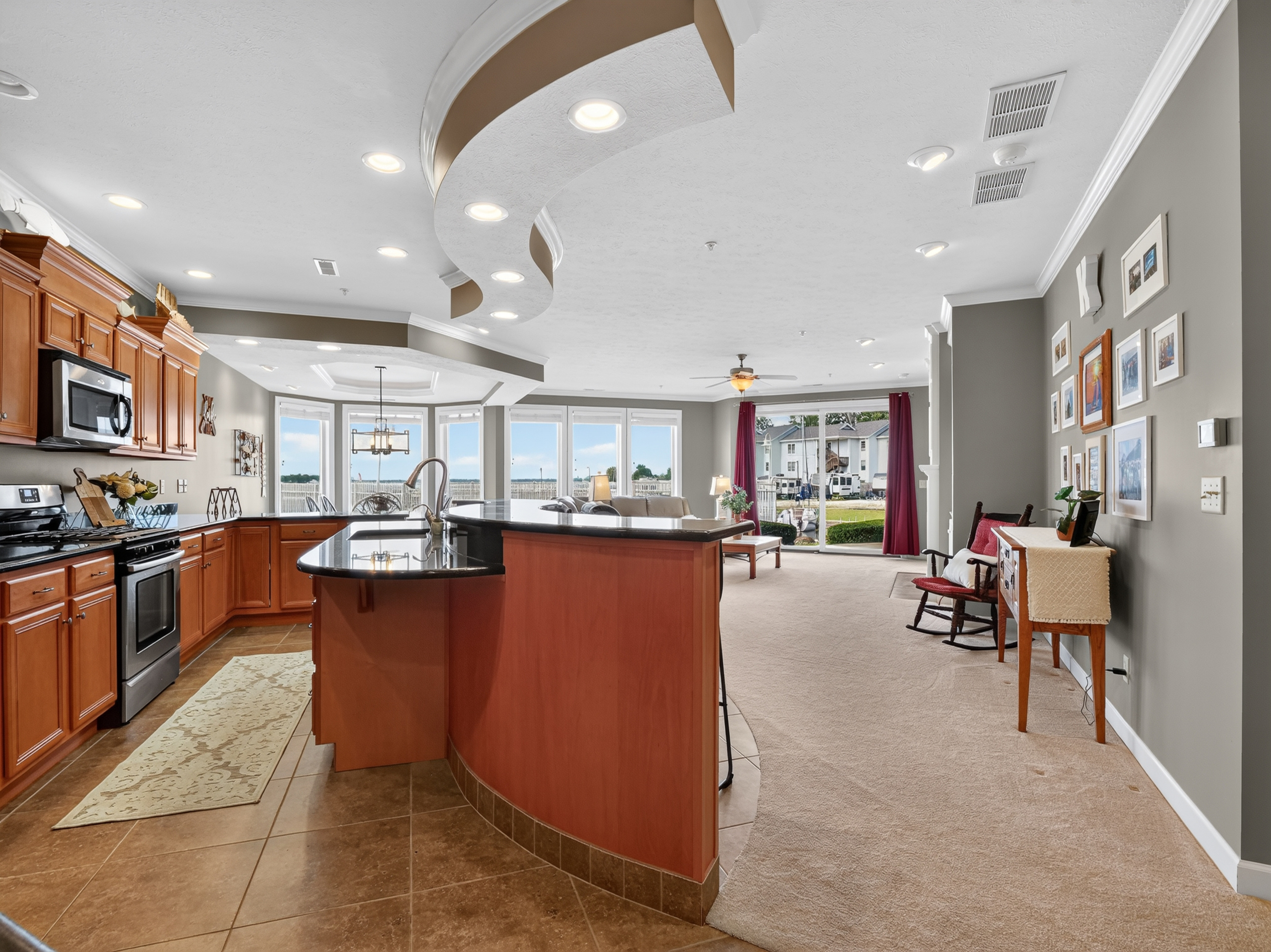  Ground Floor Condo with Sunset Lake Views - 物件實景