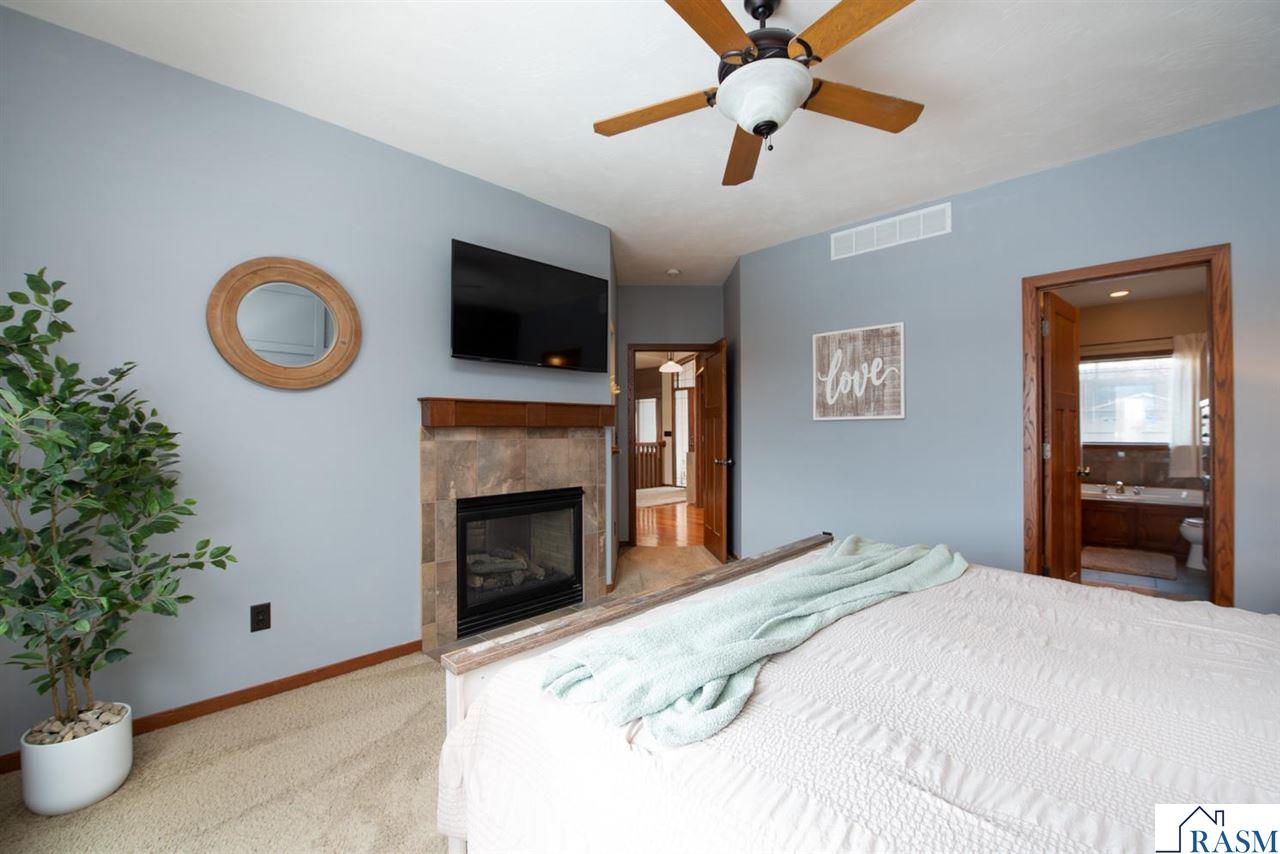 Le Center, Minnesota, 56057, United States, 4 Bedrooms Bedrooms, ,3 BathroomsBathrooms,Residential,For Sale,2011720