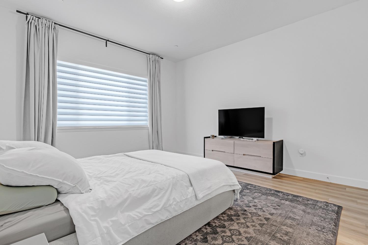 Sacramento, California, 95835, United States, 4 Bedrooms Bedrooms, ,3 BathroomsBathrooms,Residential,For Sale,1998262