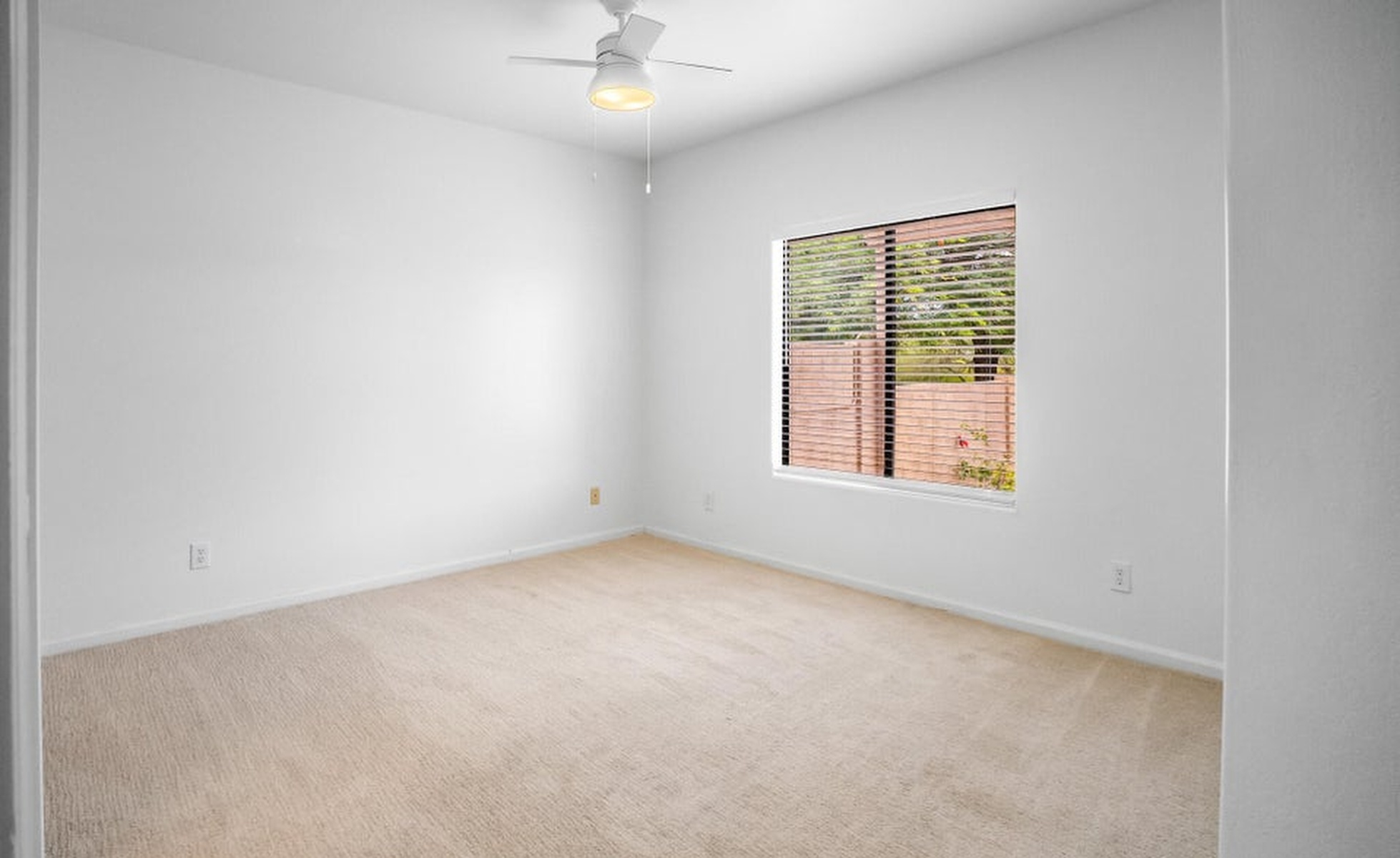  512 E Jordon Lane  Phoenix, AZ - 物件實景