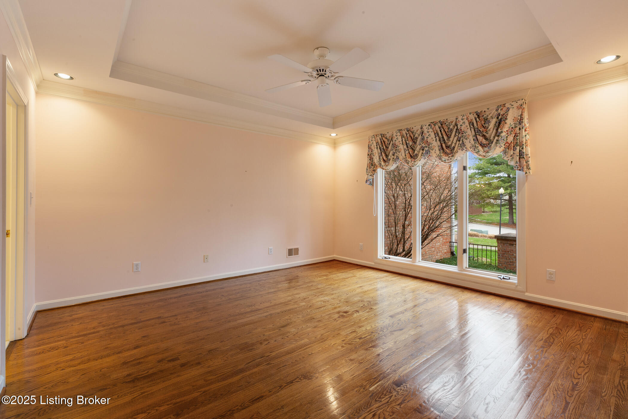 Prospect, Kentucky, 40059, United States, 3 Bedrooms Bedrooms, ,4 BathroomsBathrooms,Residential,For Sale,1754796