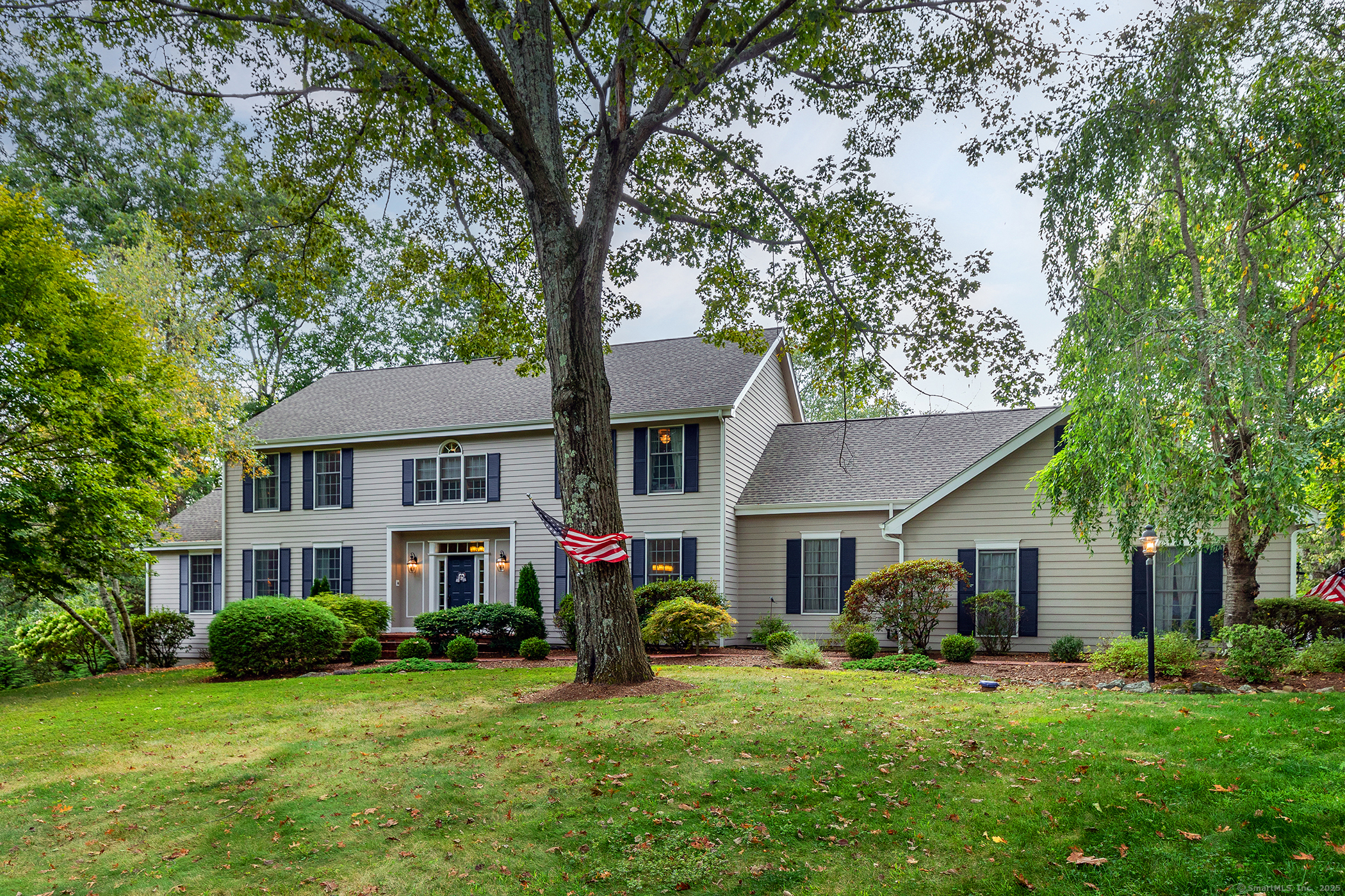 New Fairfield, Connecticut, 06812, United States, 4 Bedrooms Bedrooms, ,6 BathroomsBathrooms,Residential,For Sale,1949816