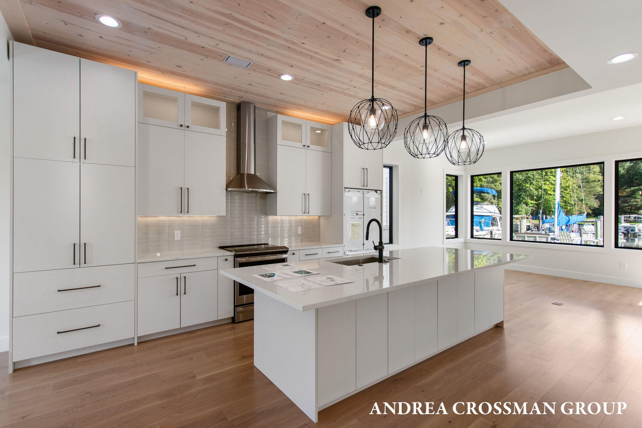 South Haven, Michigan, 49090, United States, 3 Bedrooms Bedrooms, ,3 BathroomsBathrooms,Residential,For Sale,1987512