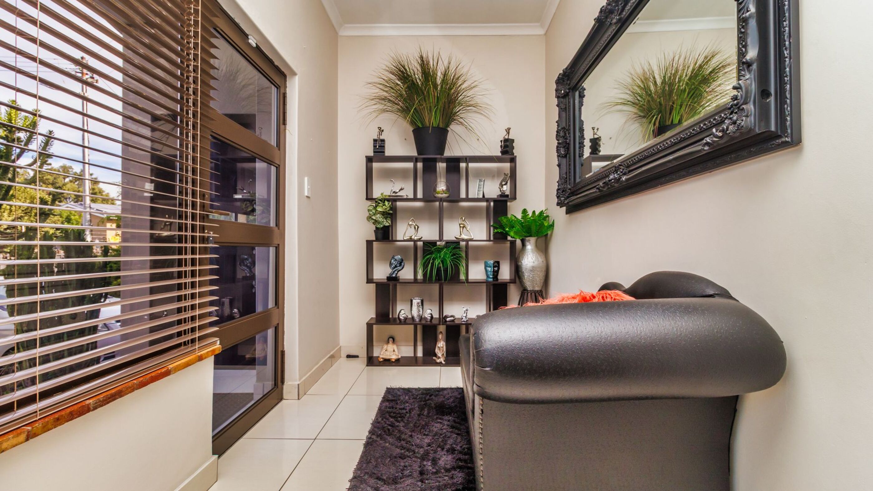  Family home in sought-after Courtrai, Paarl - 物件實景