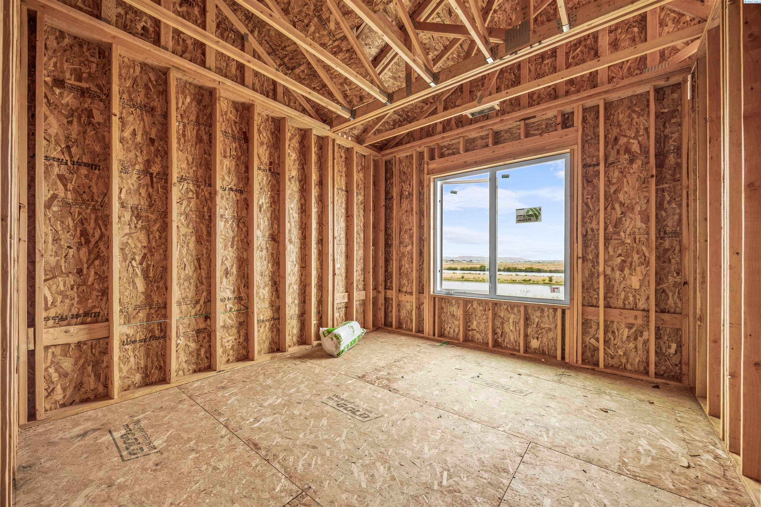 Pasco, Washington, 99301, United States, 4 Bedrooms Bedrooms, ,2 BathroomsBathrooms,Residential,For Sale,1978072