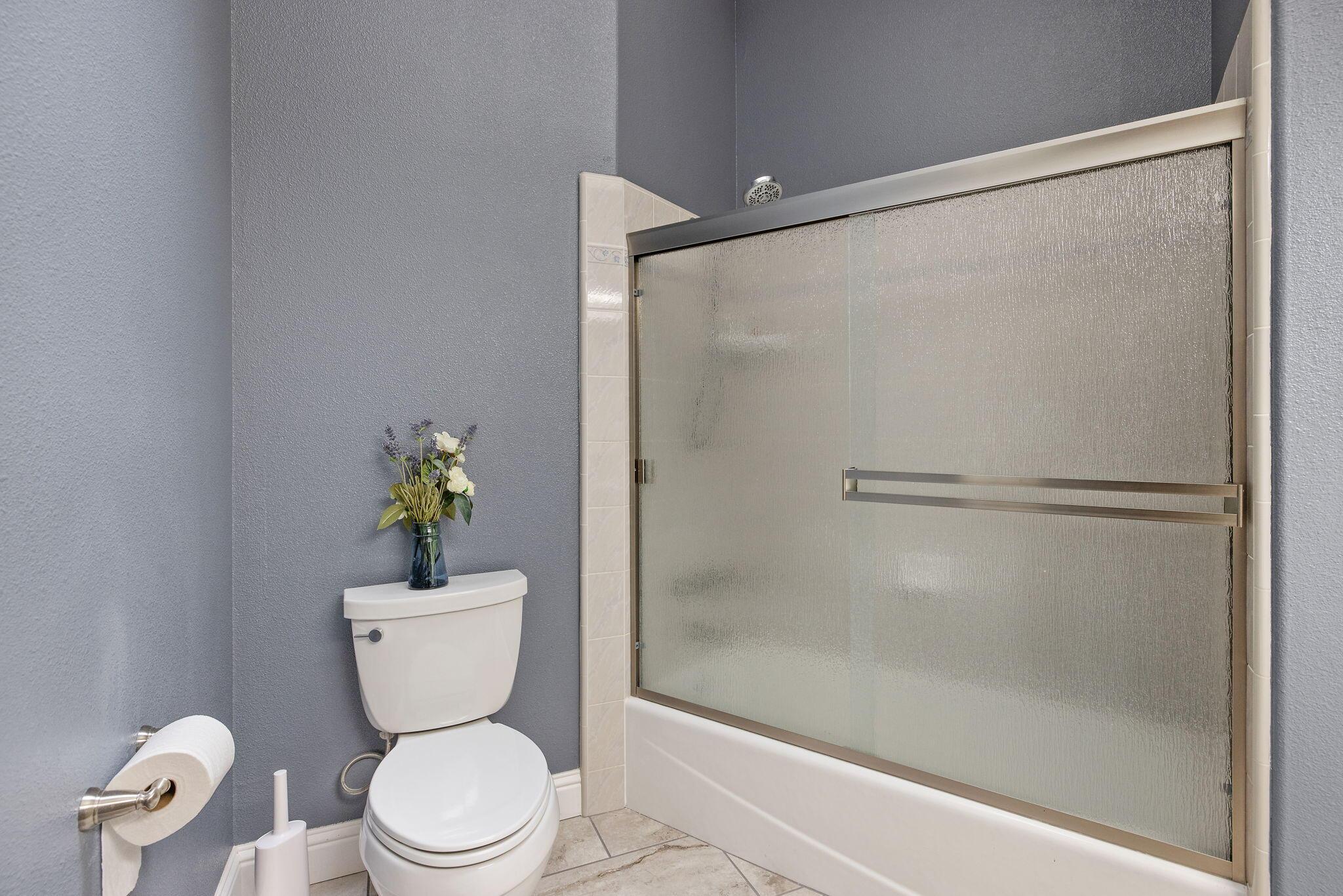 Visalia, California, 93292, United States, 4 Bedrooms Bedrooms, ,3 BathroomsBathrooms,Residential,For Sale,1977045