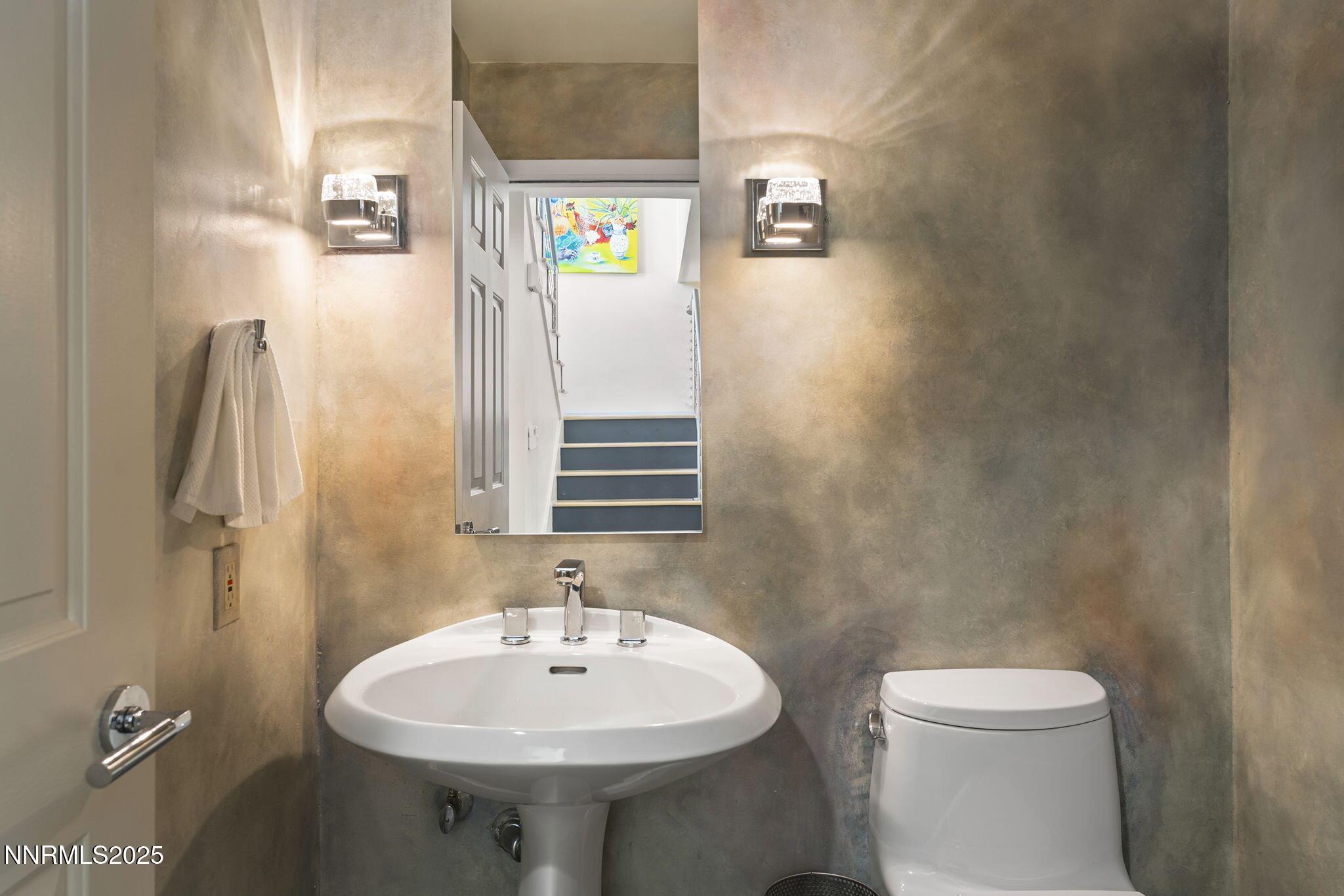 Reno, Nevada, 89519, United States, 2 Bedrooms Bedrooms, ,3 BathroomsBathrooms,Residential,For Sale,1987649