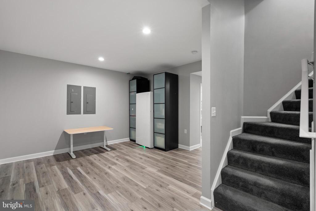 Broadlands, Virginia, 20148, United States, 5 Bedrooms Bedrooms, ,5 BathroomsBathrooms,Residential,For Sale,1977540