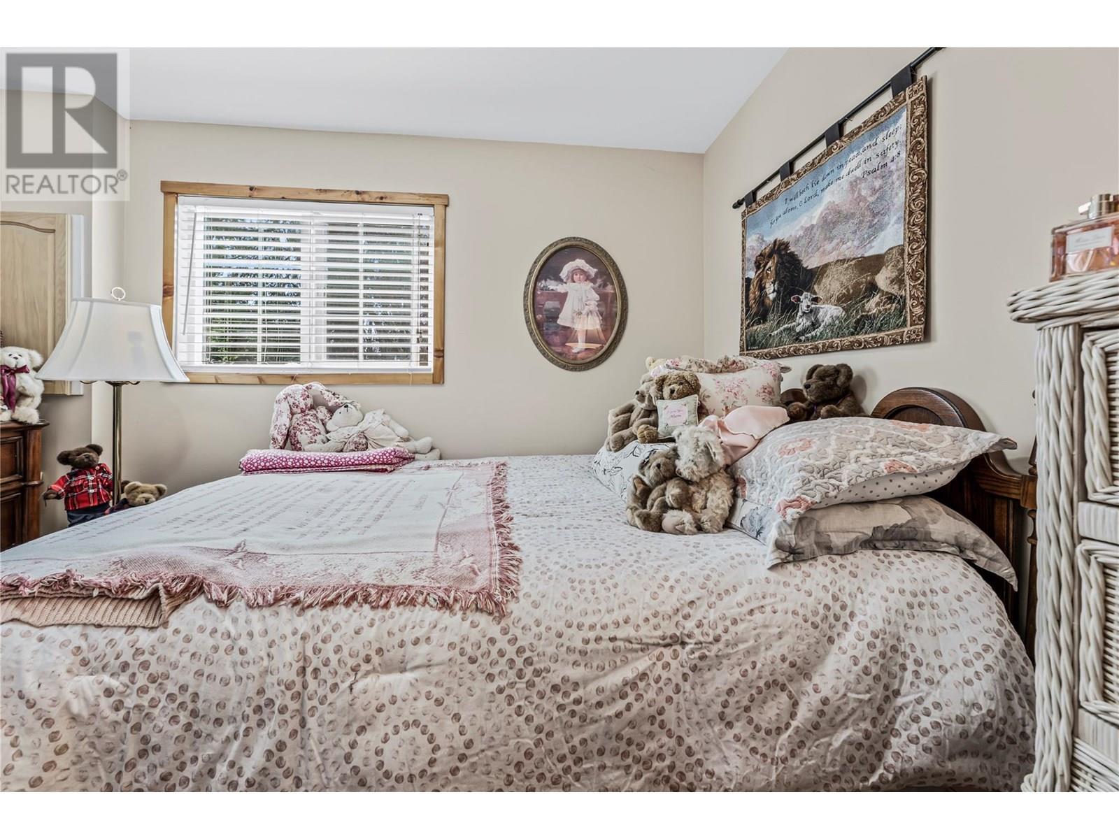 TAPPEN, British Columbia, V0E 2X2, CA, 2 Bedrooms Bedrooms, ,2 BathroomsBathrooms,Residential,For Sale,1868276