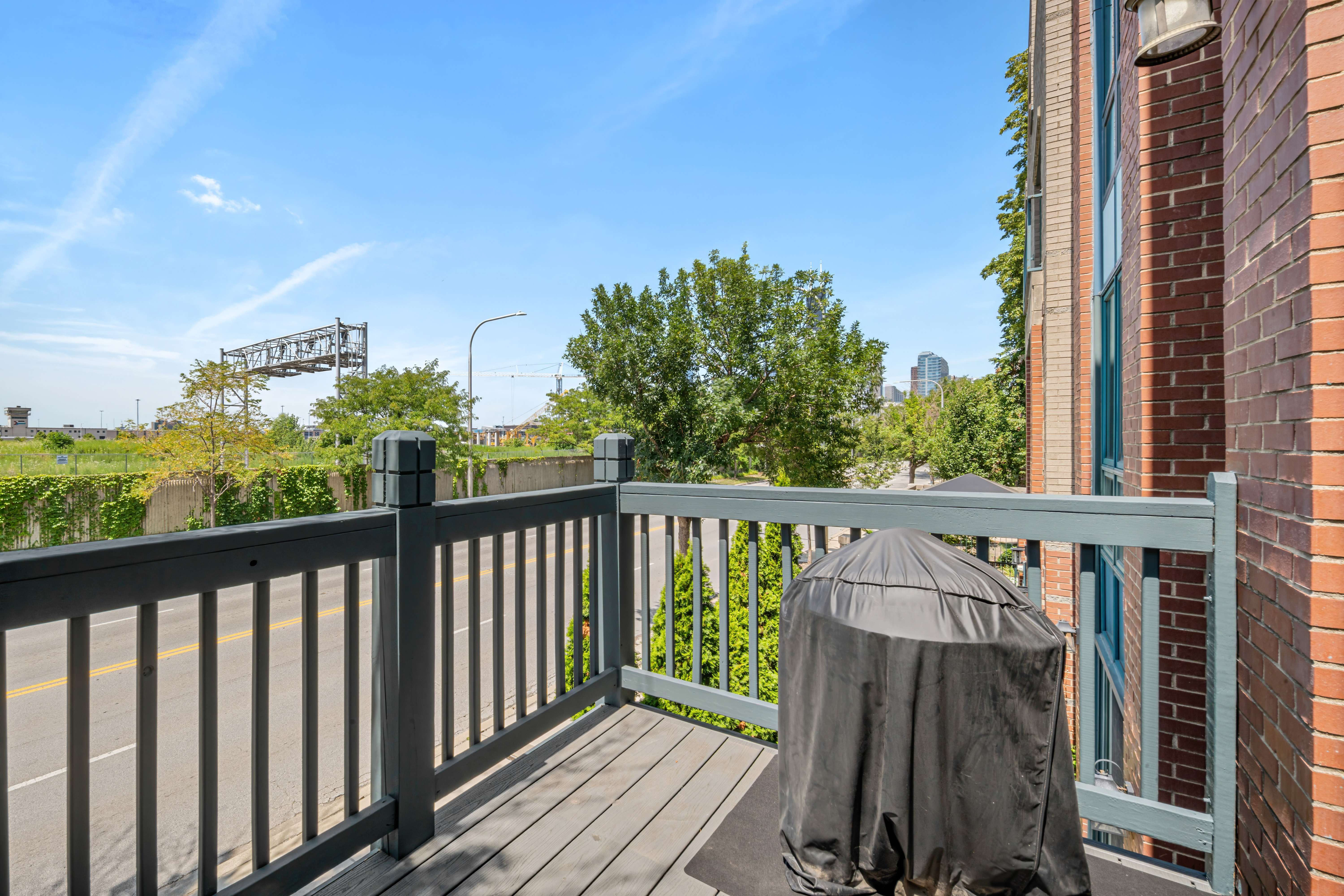  Impeccably Renovated Four-story Townhome - 物件實景