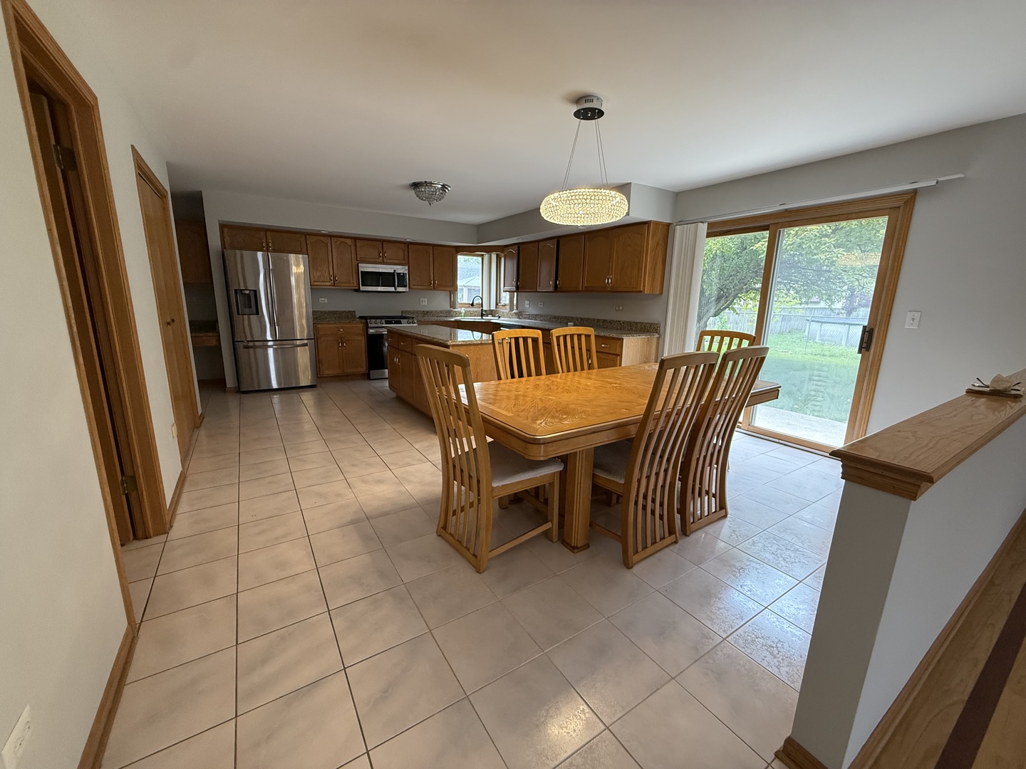 Burbank, Illinois, 60459, United States, 4 Bedrooms Bedrooms, ,3 BathroomsBathrooms,Residential,For Sale,1921383