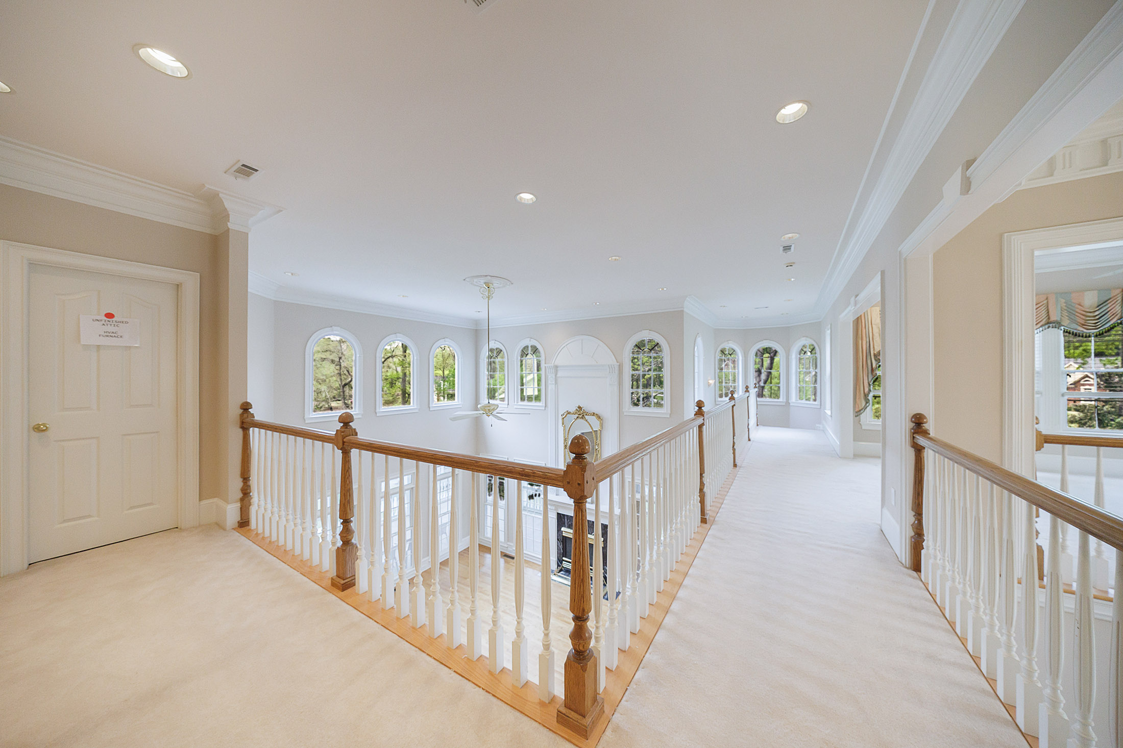  A Rare Opportunity to Own a Developer-Designed Lakefront Estate - 物件實景