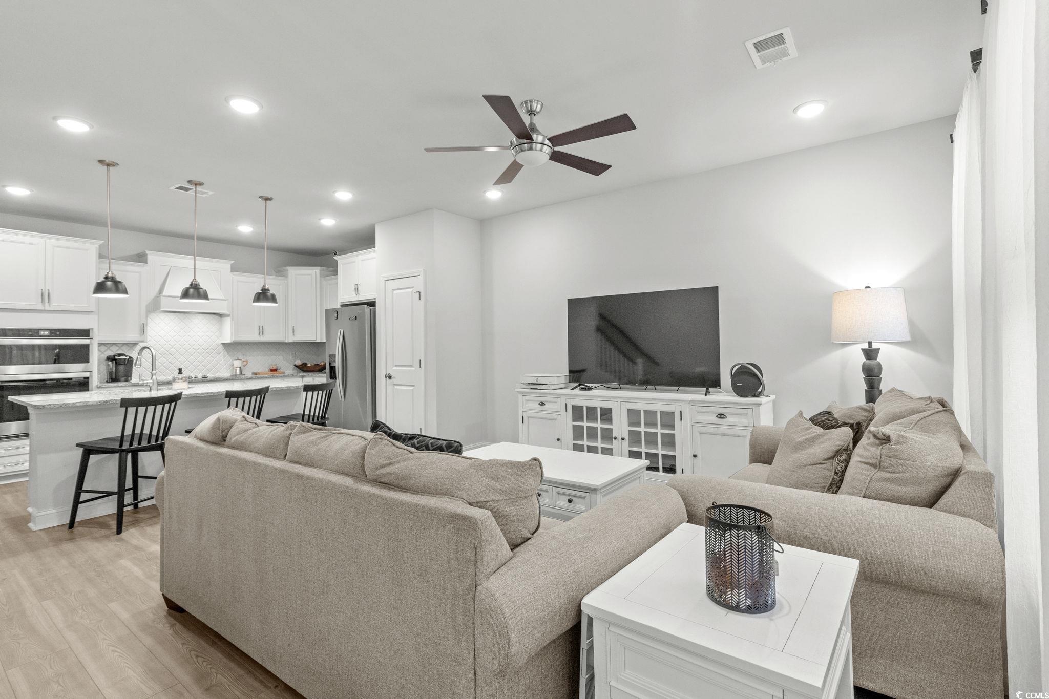 North Myrtle Beach, South Carolina, 29582, United States, 4 Bedrooms Bedrooms, ,4 BathroomsBathrooms,Residential,For Sale,1969282