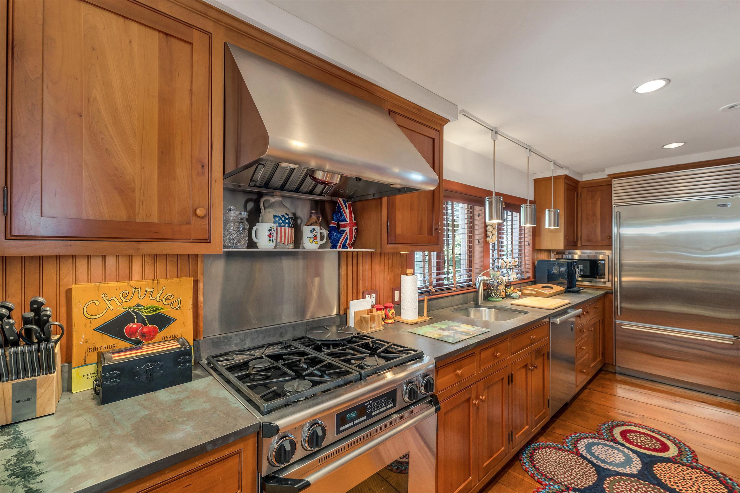 Portsmouth, New Hampshire, 03801, United States, 3 Bedrooms Bedrooms, ,1 BathroomBathrooms,Residential,For Sale,1919932