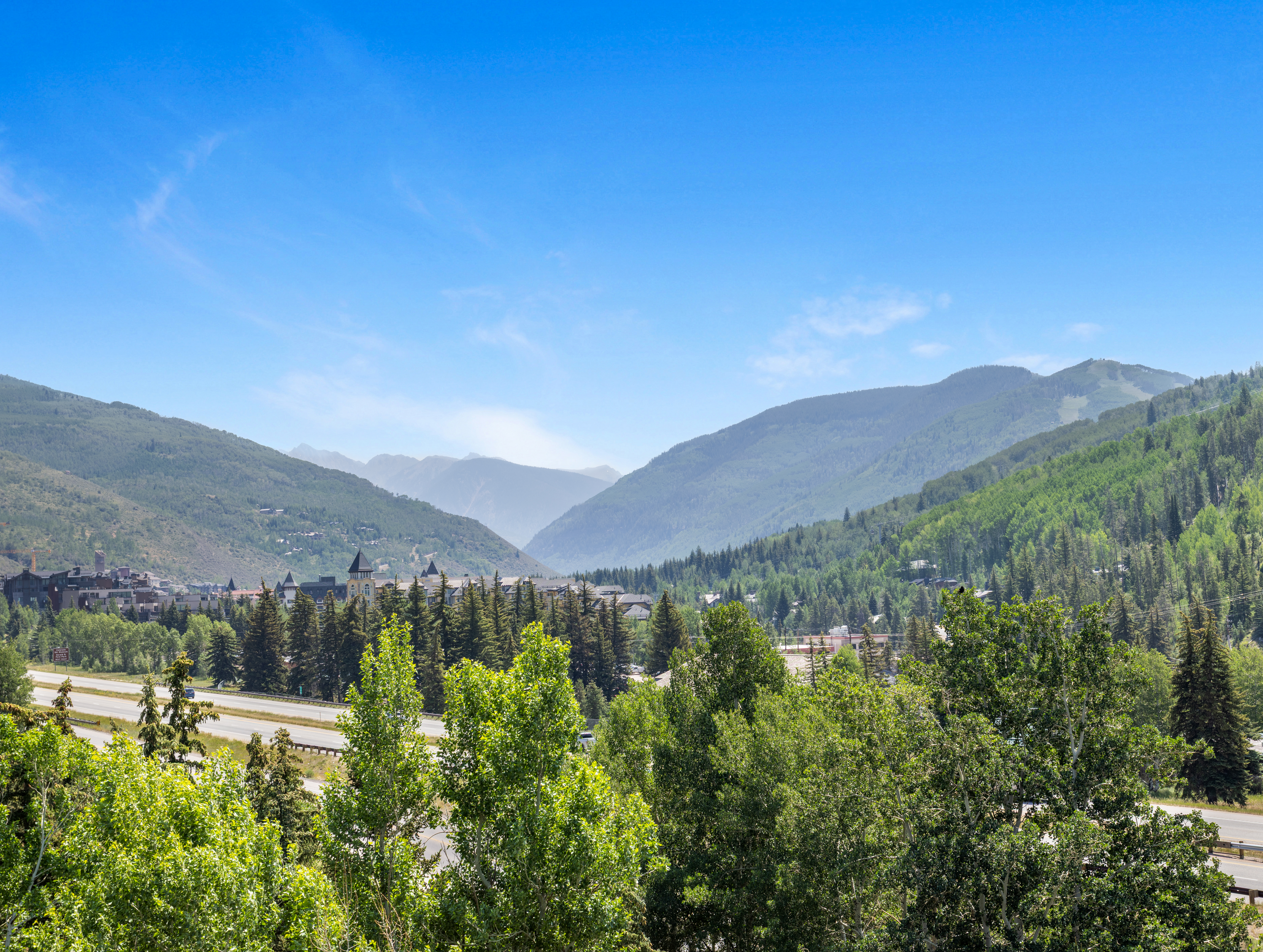  South-Facing Views of Vail Mountain and The Gore Range - 物件實景