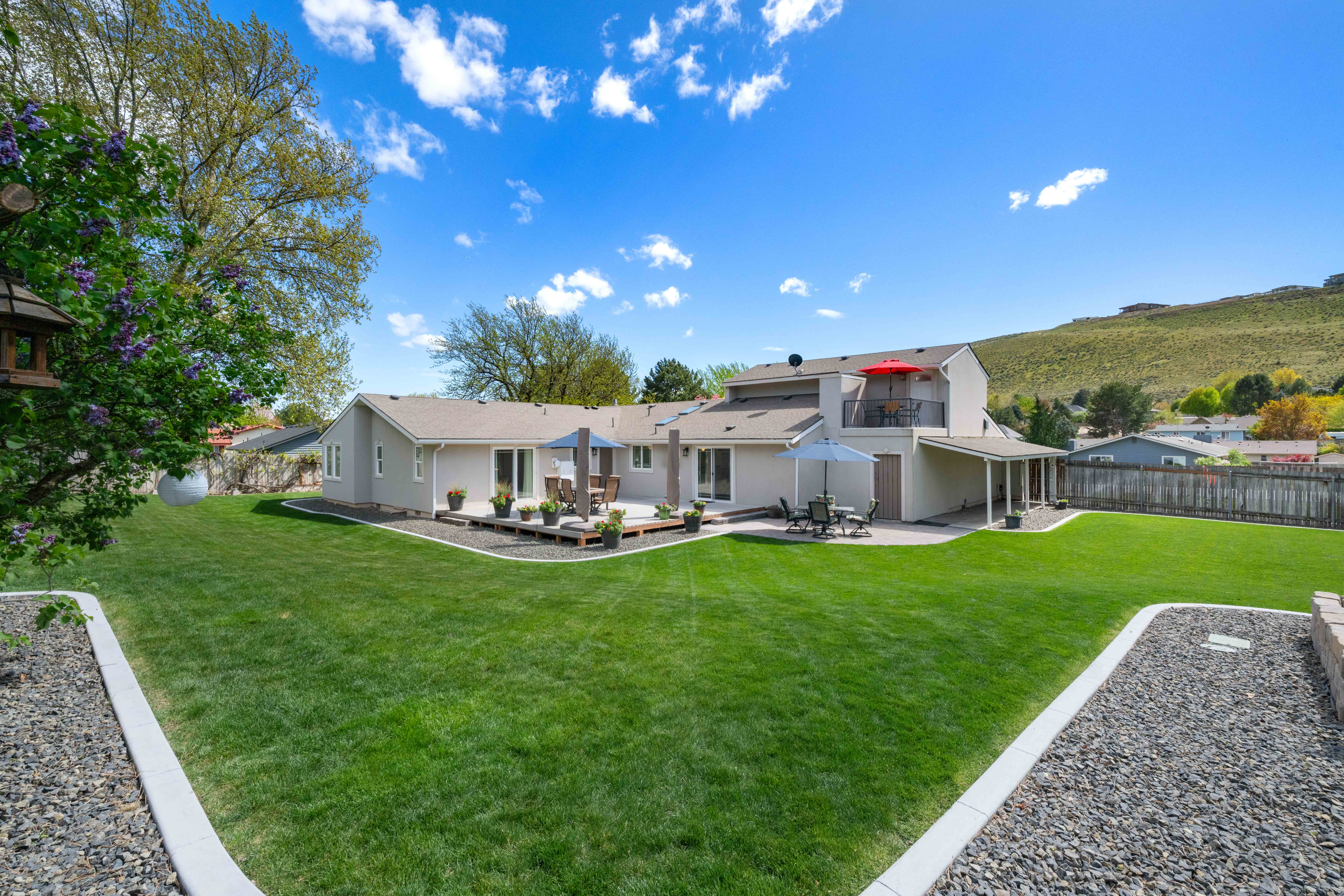  ROOM FOR SHOP/ POOL. IMMACULATELY CARED FOR HOME - 物件實景