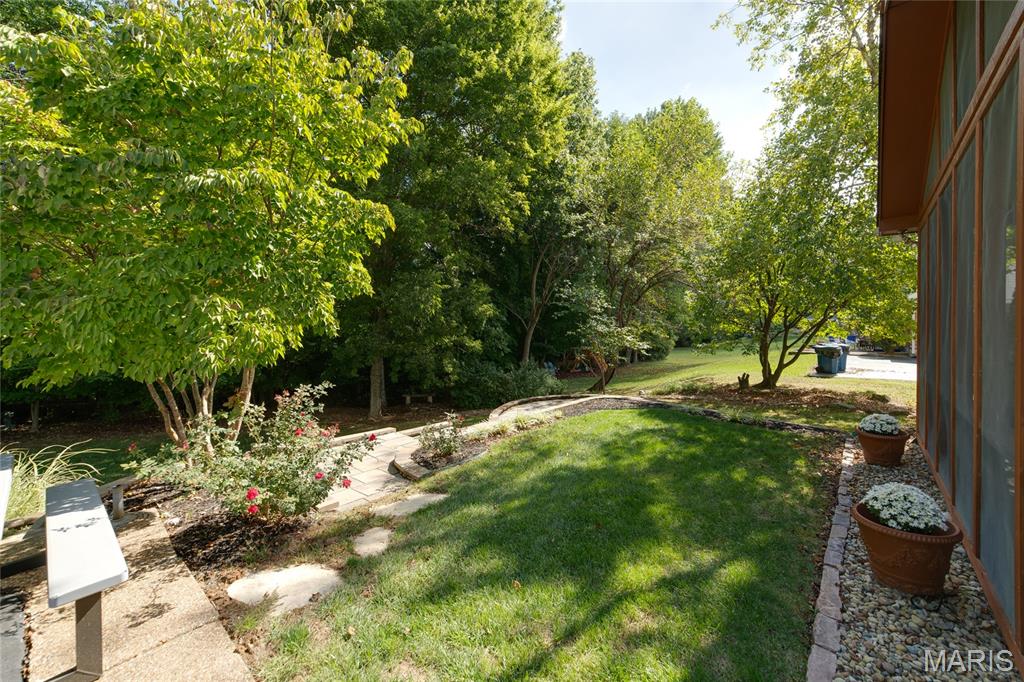 Chesterfield, Missouri, 63017, United States, 4 Bedrooms Bedrooms, ,3 BathroomsBathrooms,Residential,For Sale,1966337