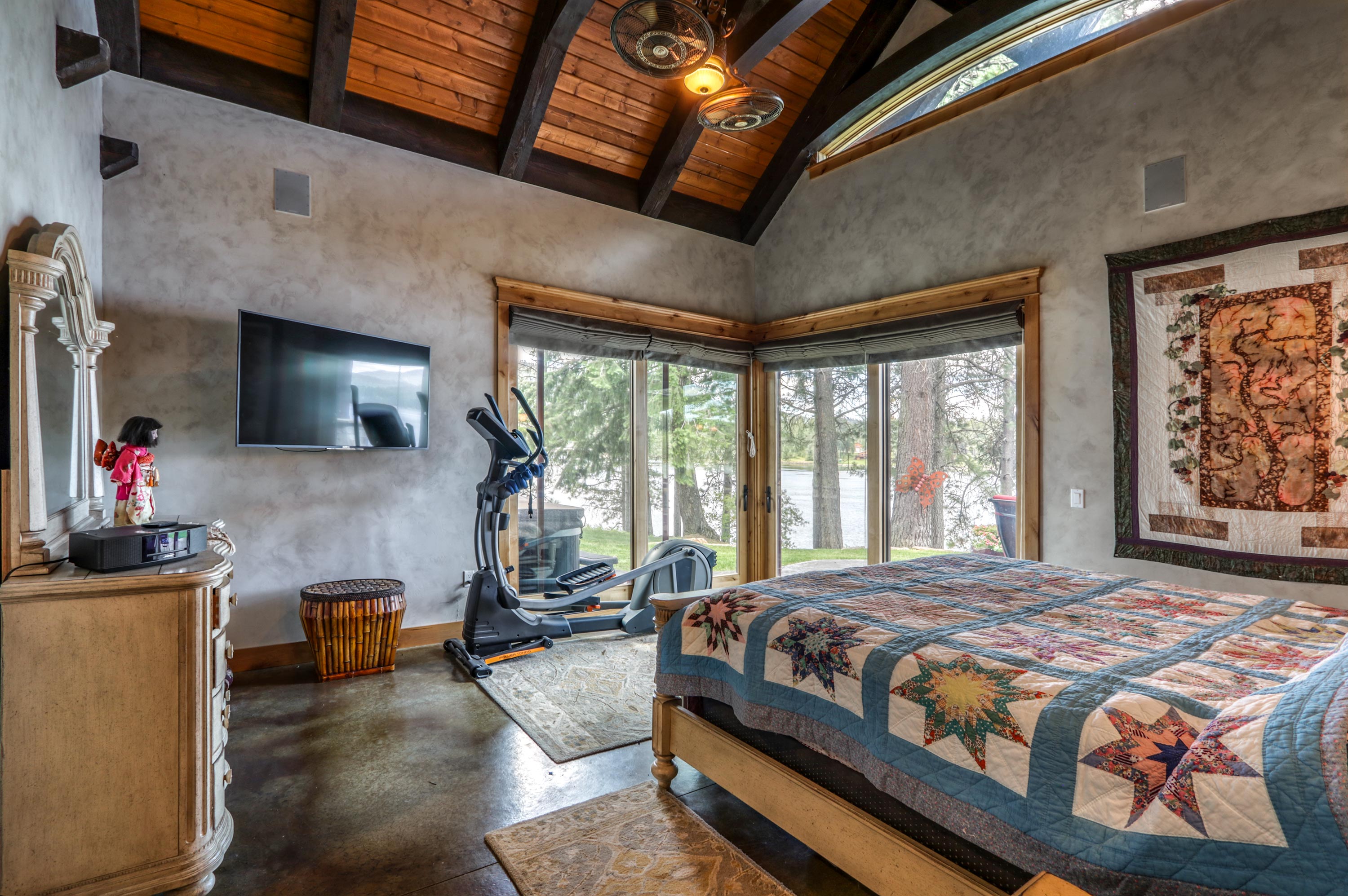 Sandpoint, Idaho, 83864, United States, 2 Bedrooms Bedrooms, ,4 BathroomsBathrooms,Residential,For Sale,1806623