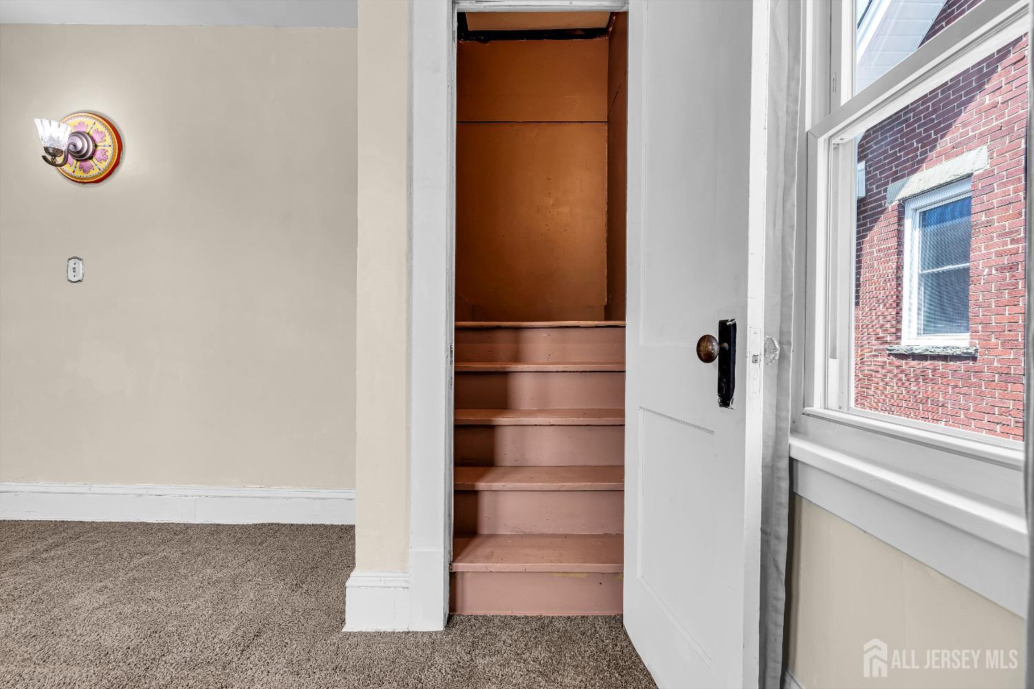 Woodbridge Proper, New Jersey, 07095, United States, 5 Bedrooms Bedrooms, ,2 BathroomsBathrooms,Residential,For Sale,1906051