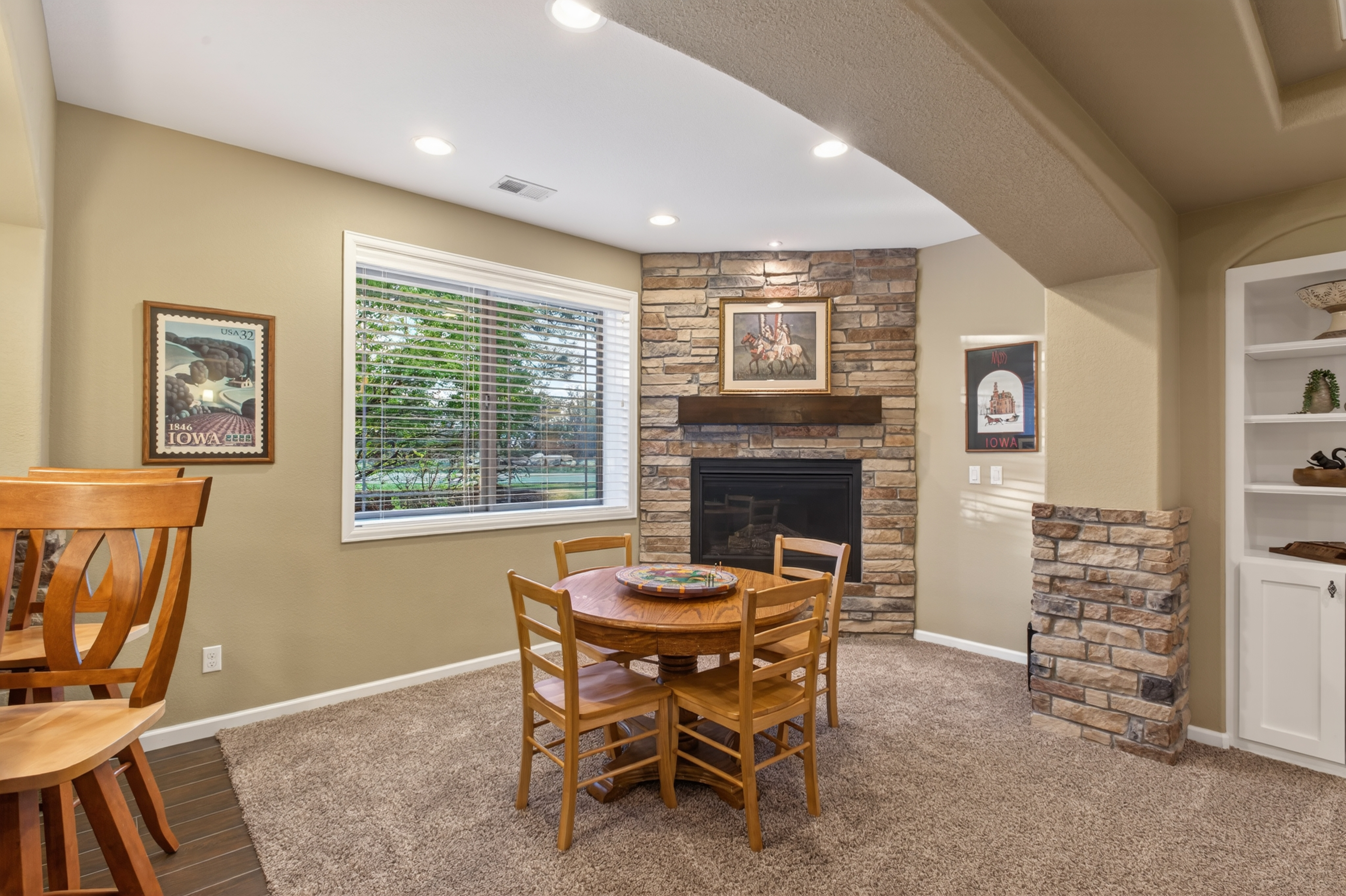  Cul-de-Sac Gem in Gated CPV: Gourmet Kitchen & Main-Level Primary Suite - 物件實景