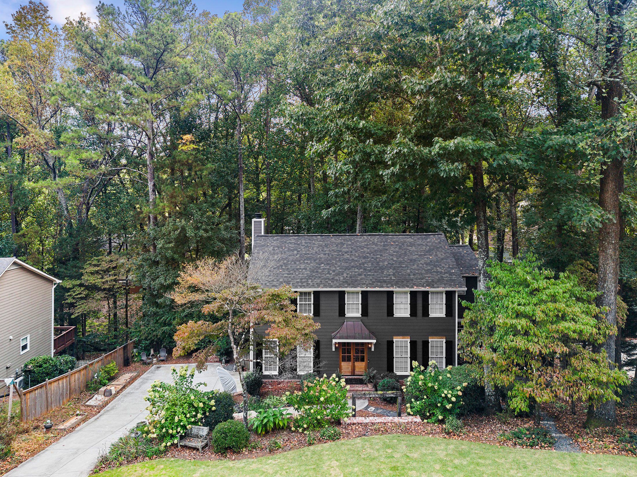  Beautifully Transformed Home in Lassiter School District - 物件實景