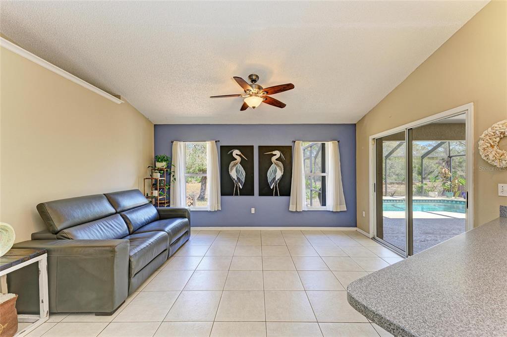Bradenton, Florida, 34212, United States, 3 Bedrooms Bedrooms, ,2 BathroomsBathrooms,Residential,For Sale,1751964
