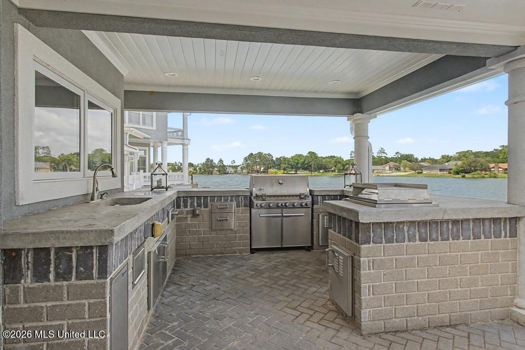 Gulfport, Mississippi, 39503, United States, 6 Bedrooms Bedrooms, ,7 BathroomsBathrooms,Residential,For Sale,2048640