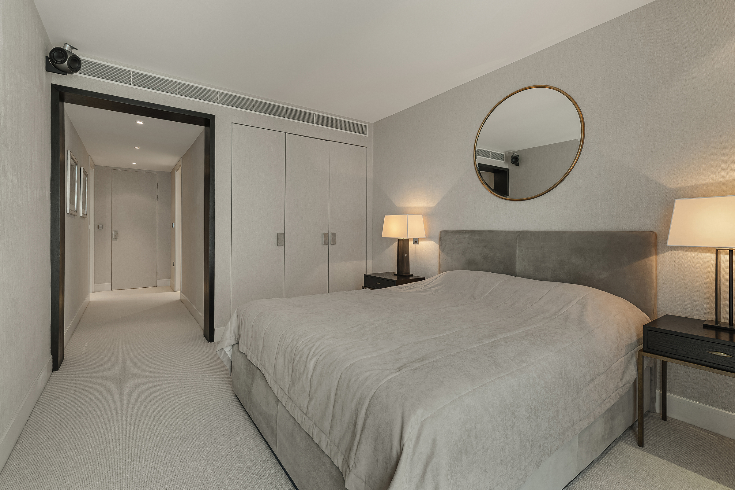  A Light-Filled Apartment with Exceptional Residents
