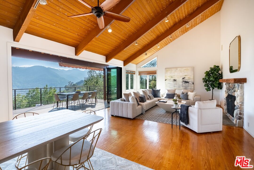Topanga, California, 90290, United States, 4 Bedrooms Bedrooms, ,5 BathroomsBathrooms,Residential,For Sale,1796839