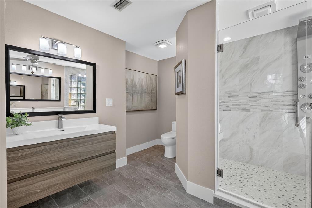 Longboat Key, Florida, 34228, United States, 3 Bedrooms Bedrooms, ,2 BathroomsBathrooms,Residential,For Sale,1990986