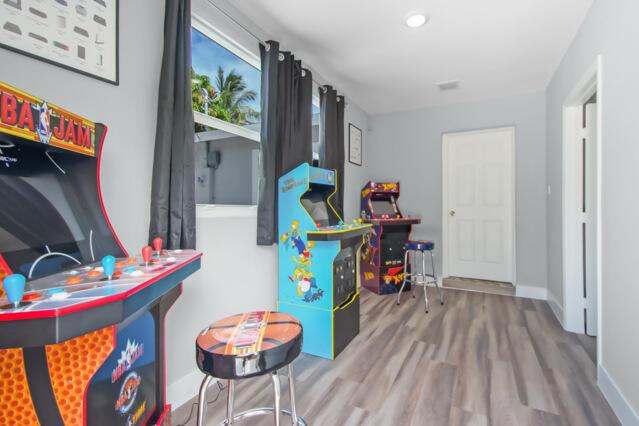 West Palm Beach, Florida, 33407, United States, 4 Bedrooms Bedrooms, ,2 BathroomsBathrooms,Residential,For Sale,1978414