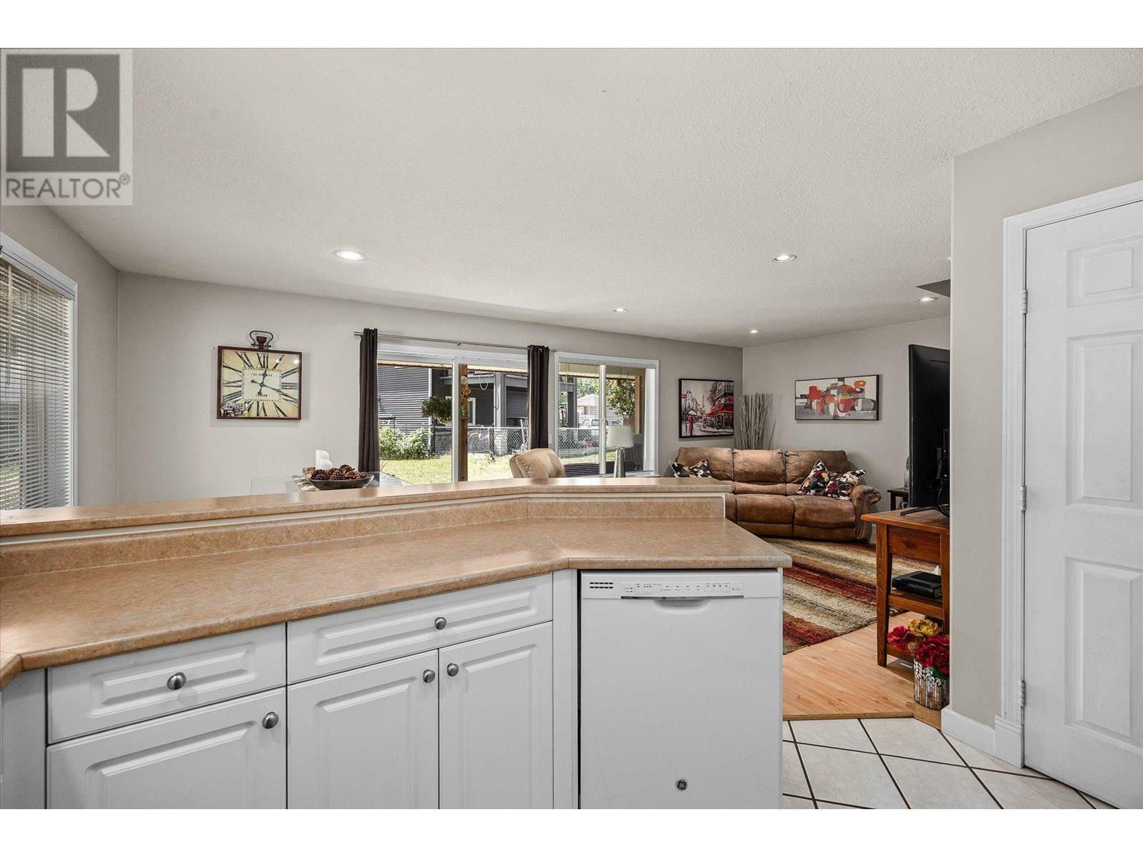 KELOWNA, British Columbia, V1Y 8H7, CA, 3 Bedrooms Bedrooms, ,1 BathroomBathrooms,Residential,For Sale,1961184