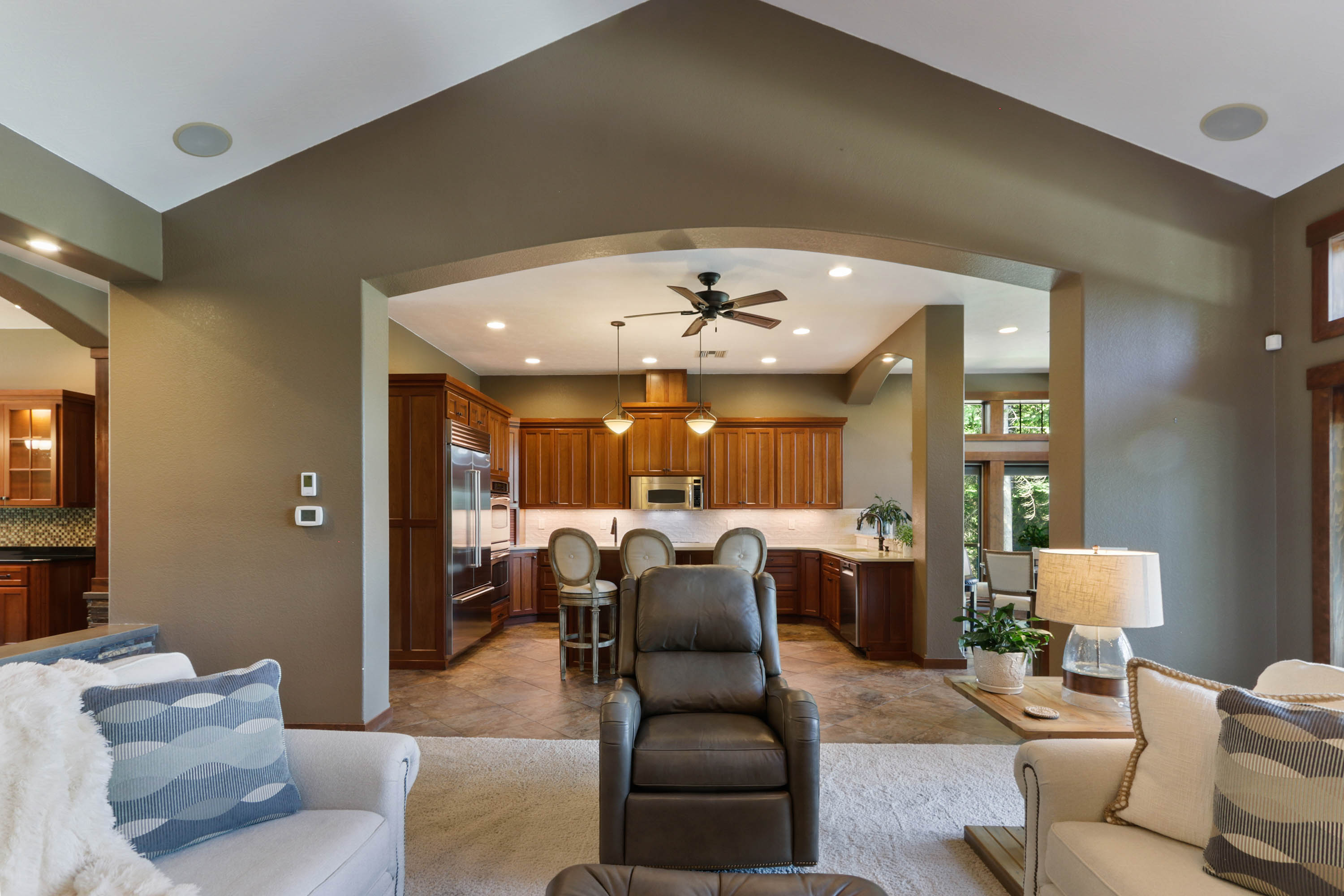 Priest River, Idaho, 83856, United States, 4 Bedrooms Bedrooms, ,5 BathroomsBathrooms,Residential,For Sale,1921614