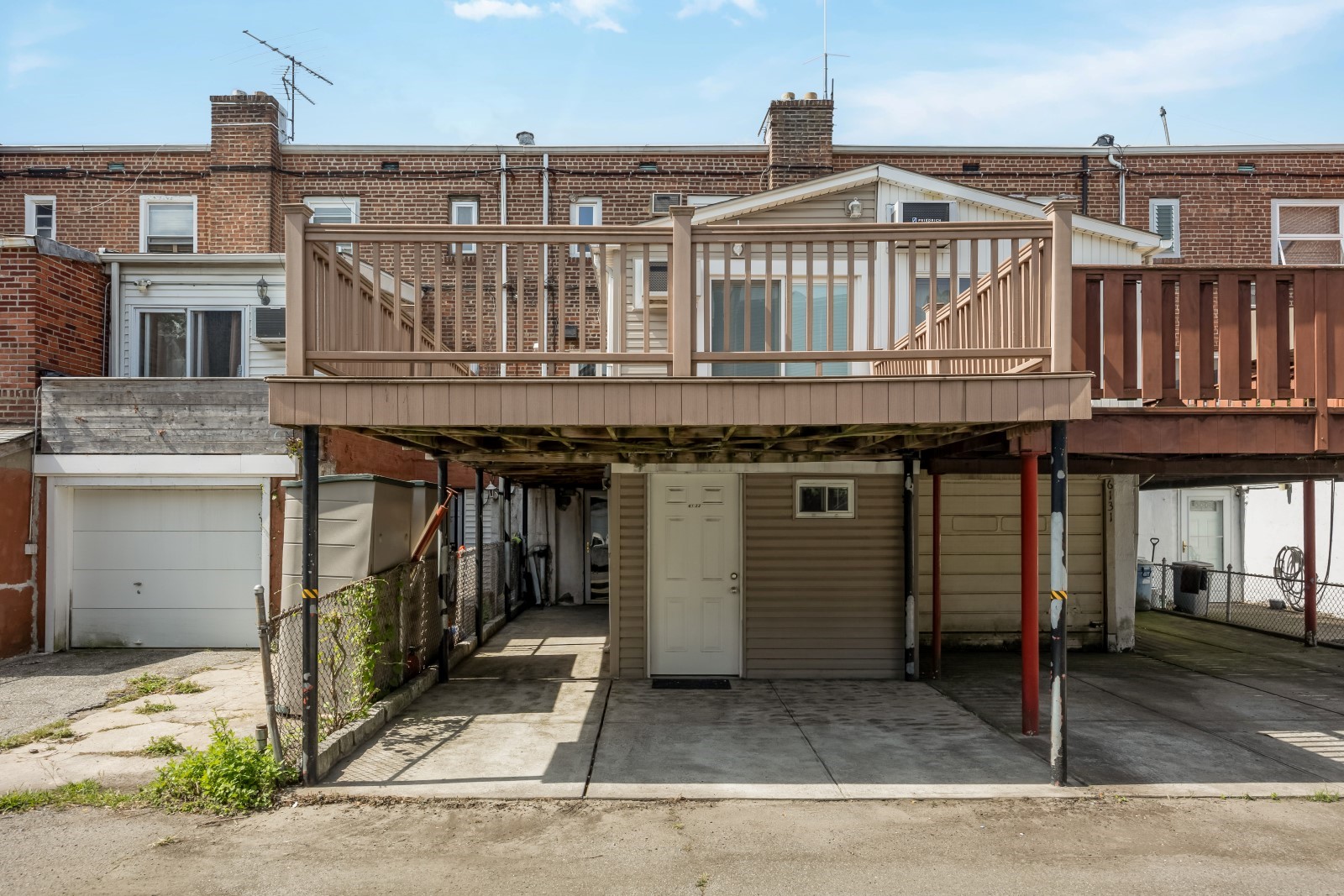 Middle Village, New York, 11379, United States, 2 Bedrooms Bedrooms, ,2 BathroomsBathrooms,Residential,For Sale,1941083