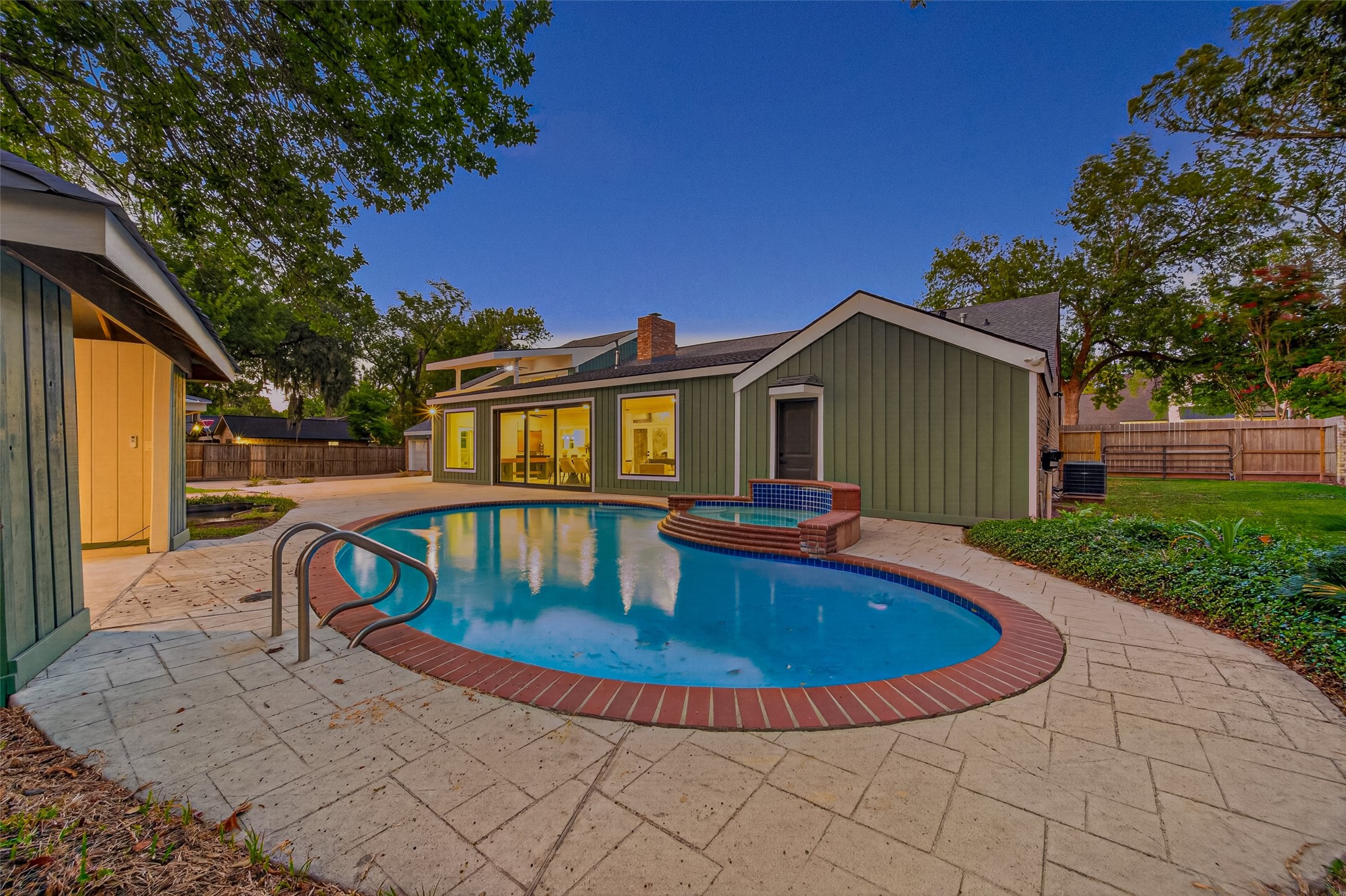 1202 Briar Bayou Drive - 物件實景