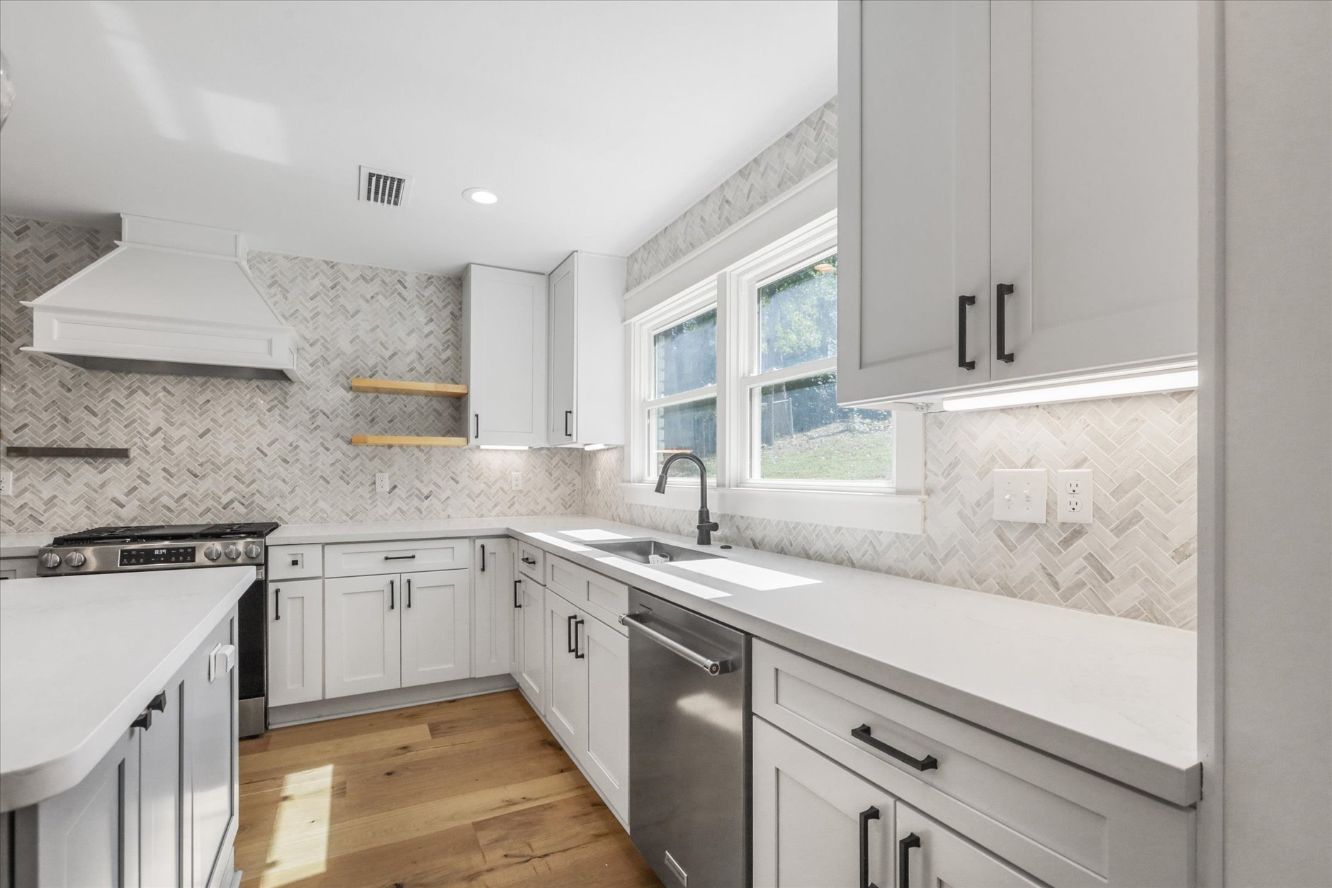 Tallahassee, Florida, 32308, United States, 4 Bedrooms Bedrooms, ,3 BathroomsBathrooms,Residential,For Sale,2012619