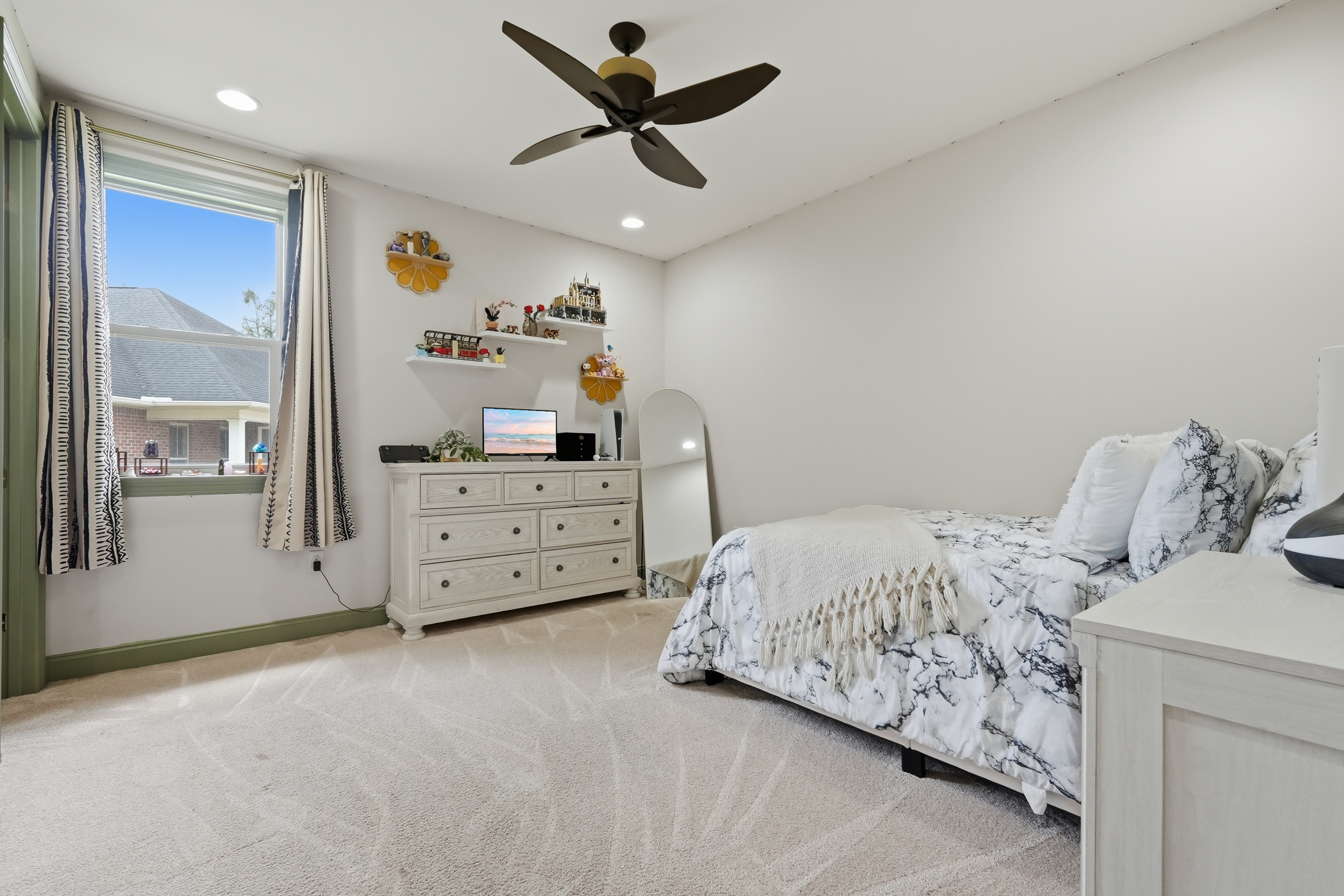  Move-In Ready Niceville Home With New Roof, Split Floor Plan And Screened Patio - 物件實景