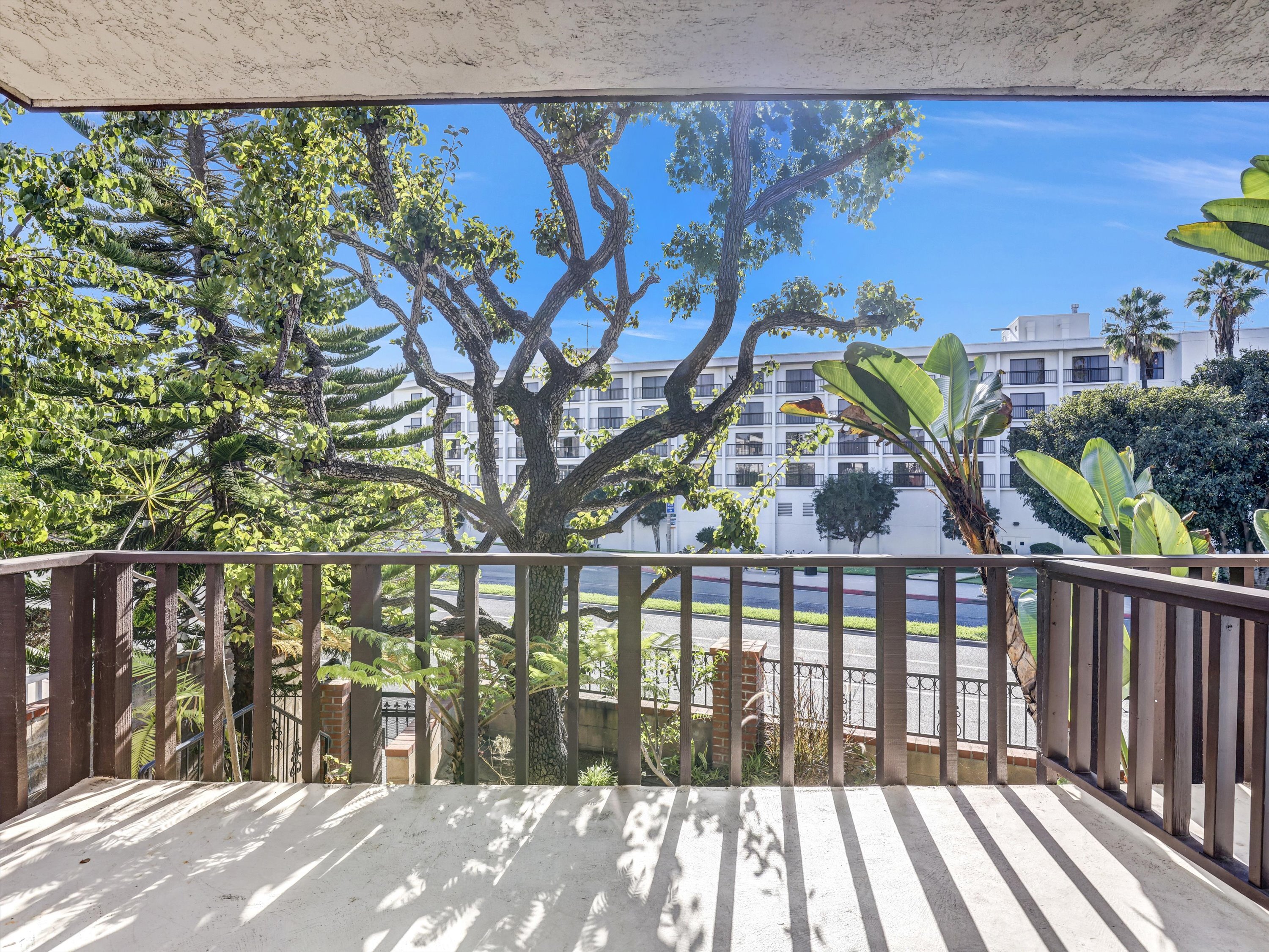  324 N Catalina Ave - 物件實景