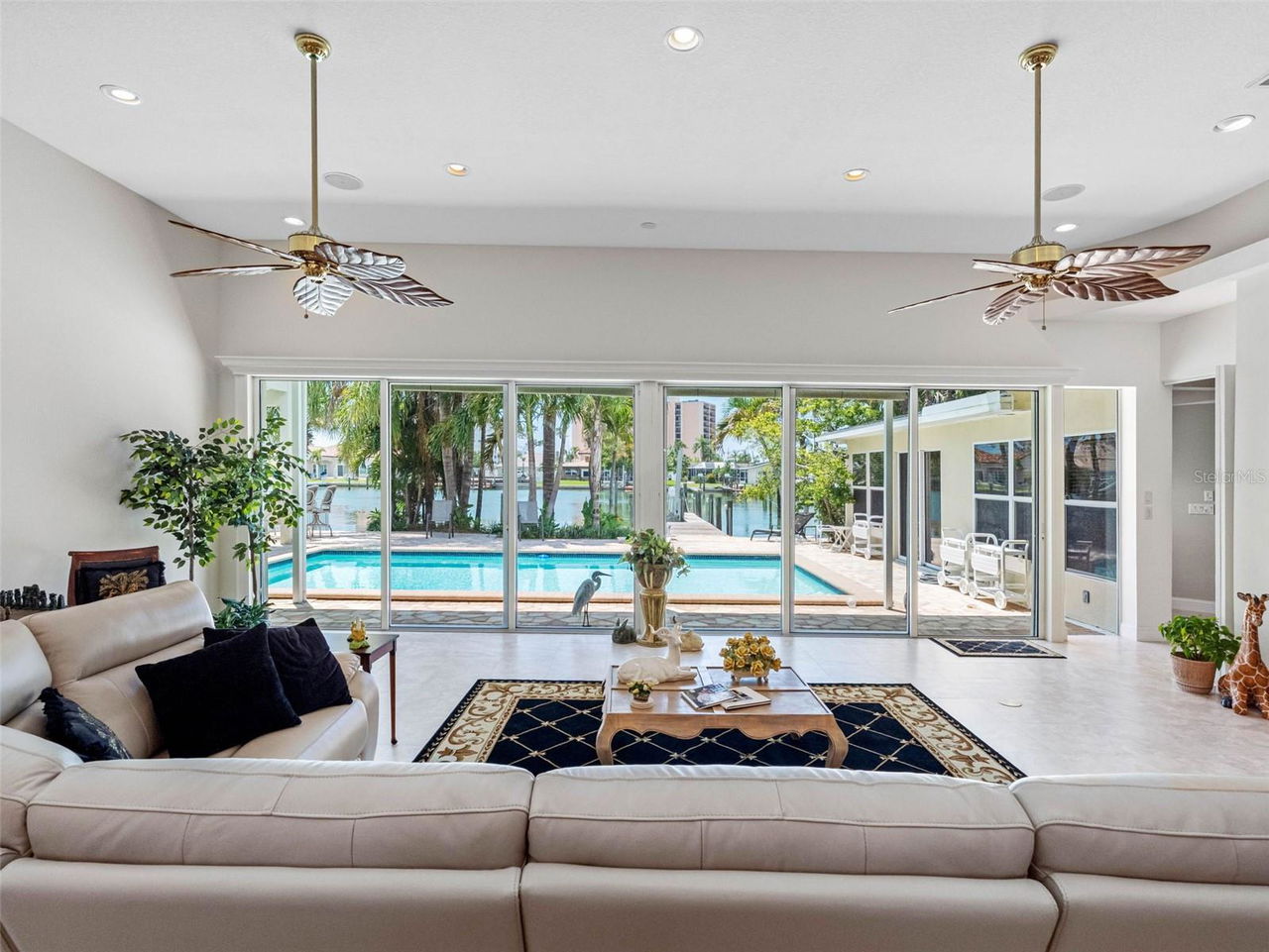 CLEARWATER BEACH, Florida, 33767, United States, 3 Bedrooms Bedrooms, ,3 BathroomsBathrooms,Residential,For Sale,1979132