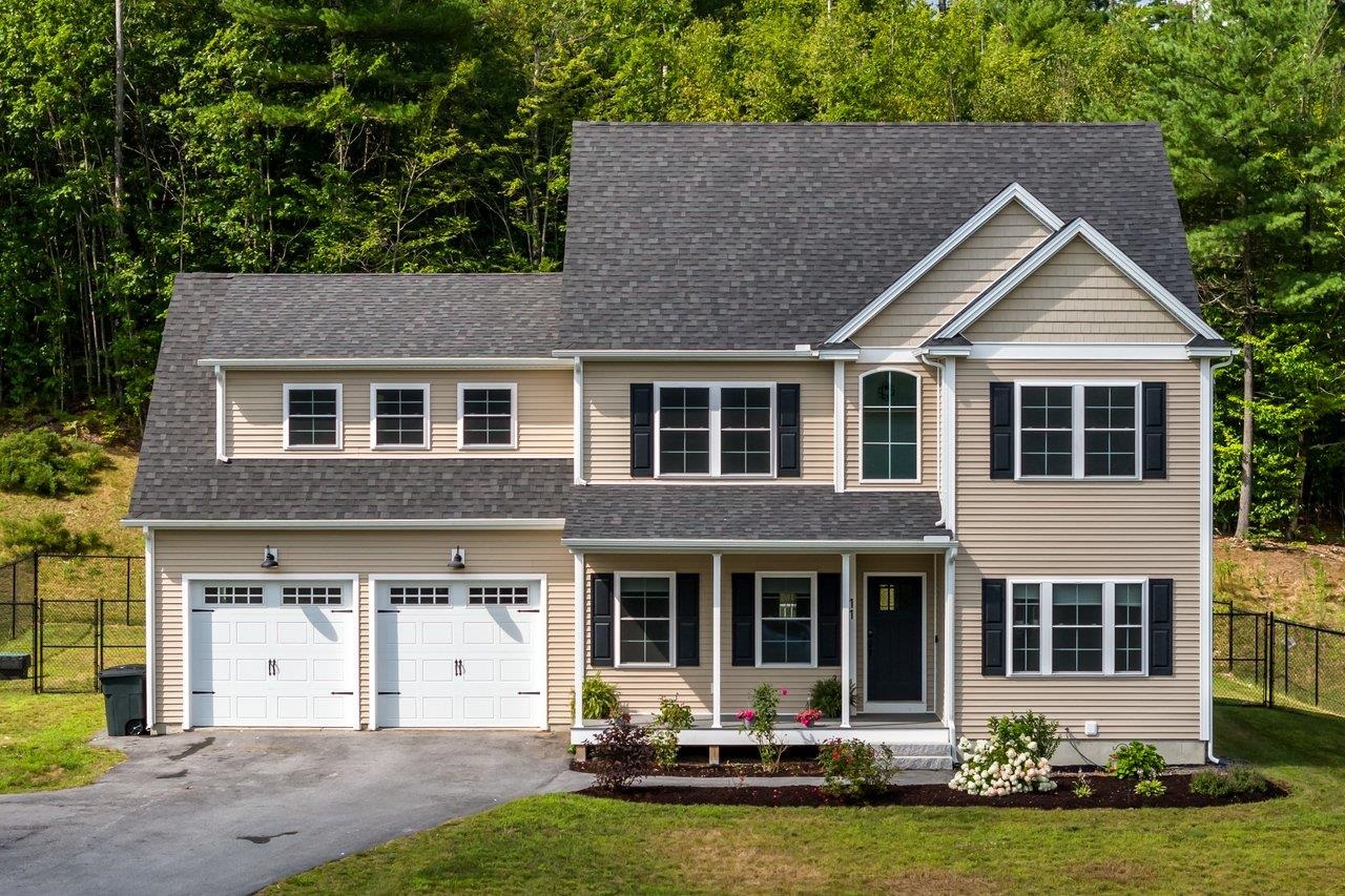 Weare, New Hampshire, 03281, United States, 4 Bedrooms Bedrooms, ,4 BathroomsBathrooms,Residential,For Sale,1908360