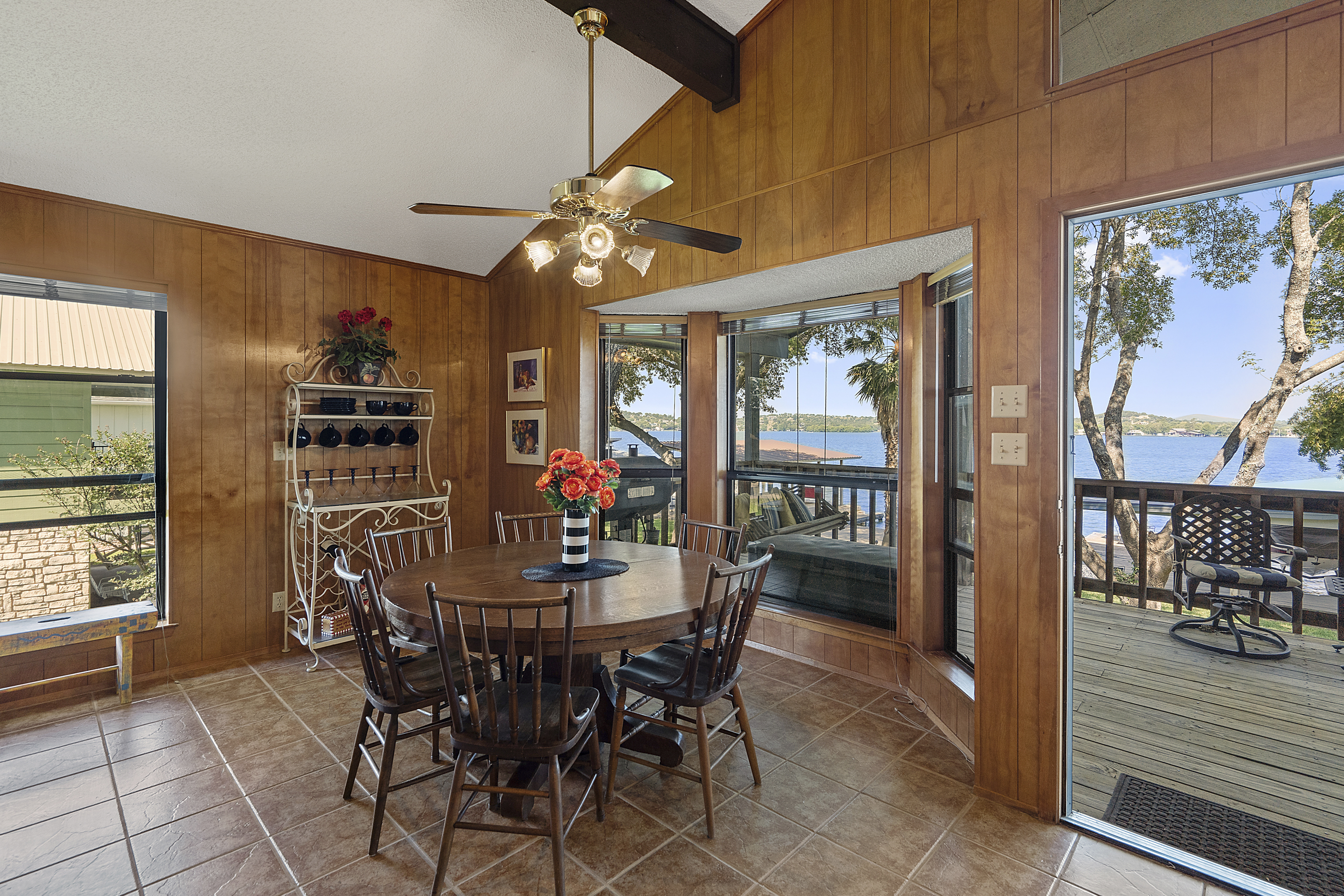  132 Web Isle // on Lake LBJ // Granite Shoals - 物件實景
