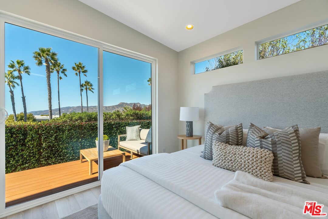 Malibu, California, 90265, United States, 4 Bedrooms Bedrooms, ,3 BathroomsBathrooms,Residential,For Sale,1907056