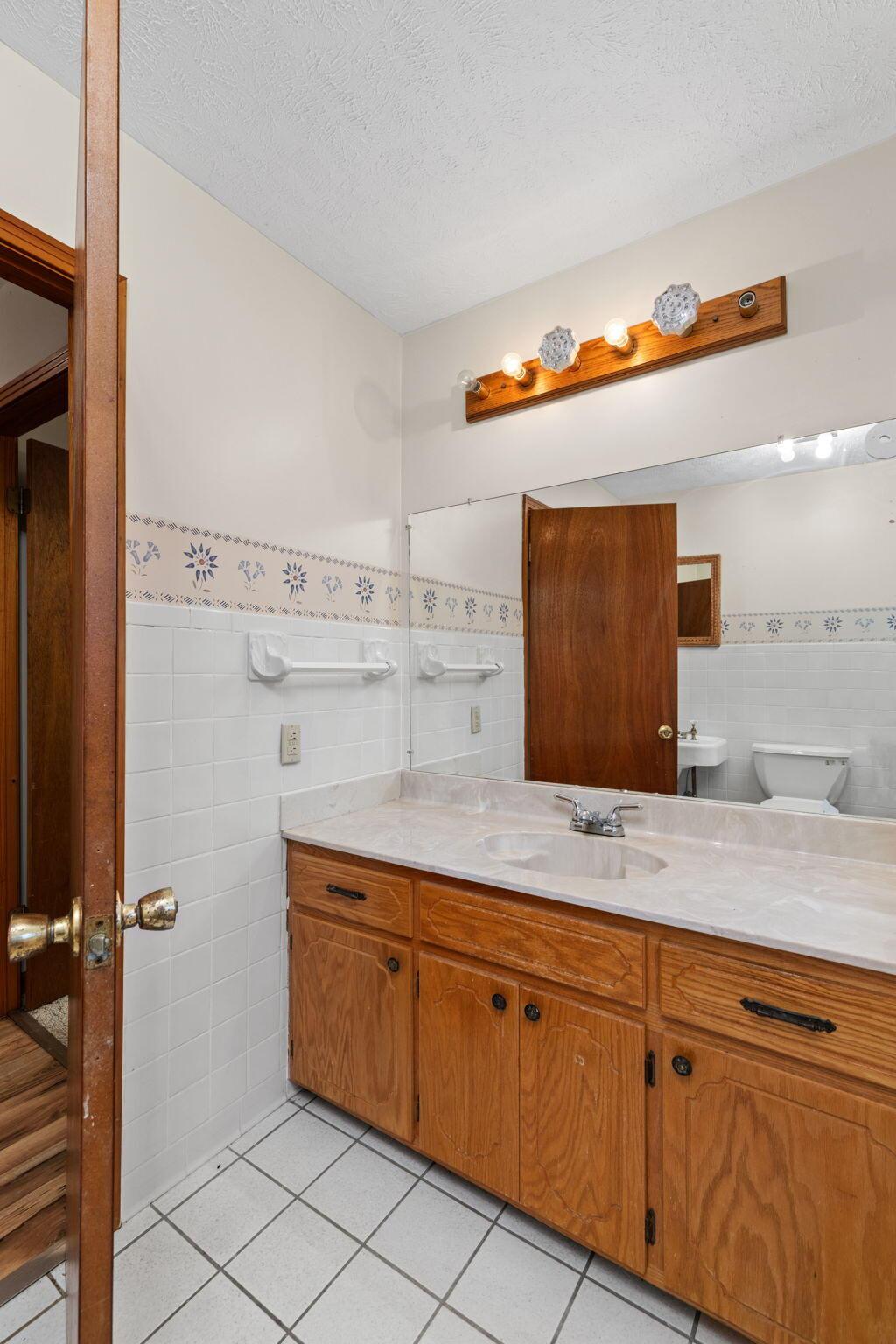 Reagan, Tennessee, 38368, United States, 6 Bedrooms Bedrooms, ,5 BathroomsBathrooms,Residential,For Sale,1927182