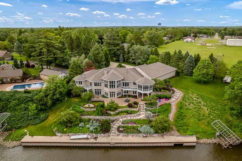 Machesney Park, Illinois, 61115, United States, 4 Bedrooms Bedrooms, ,5 BathroomsBathrooms,Residential,For Sale,2049063
