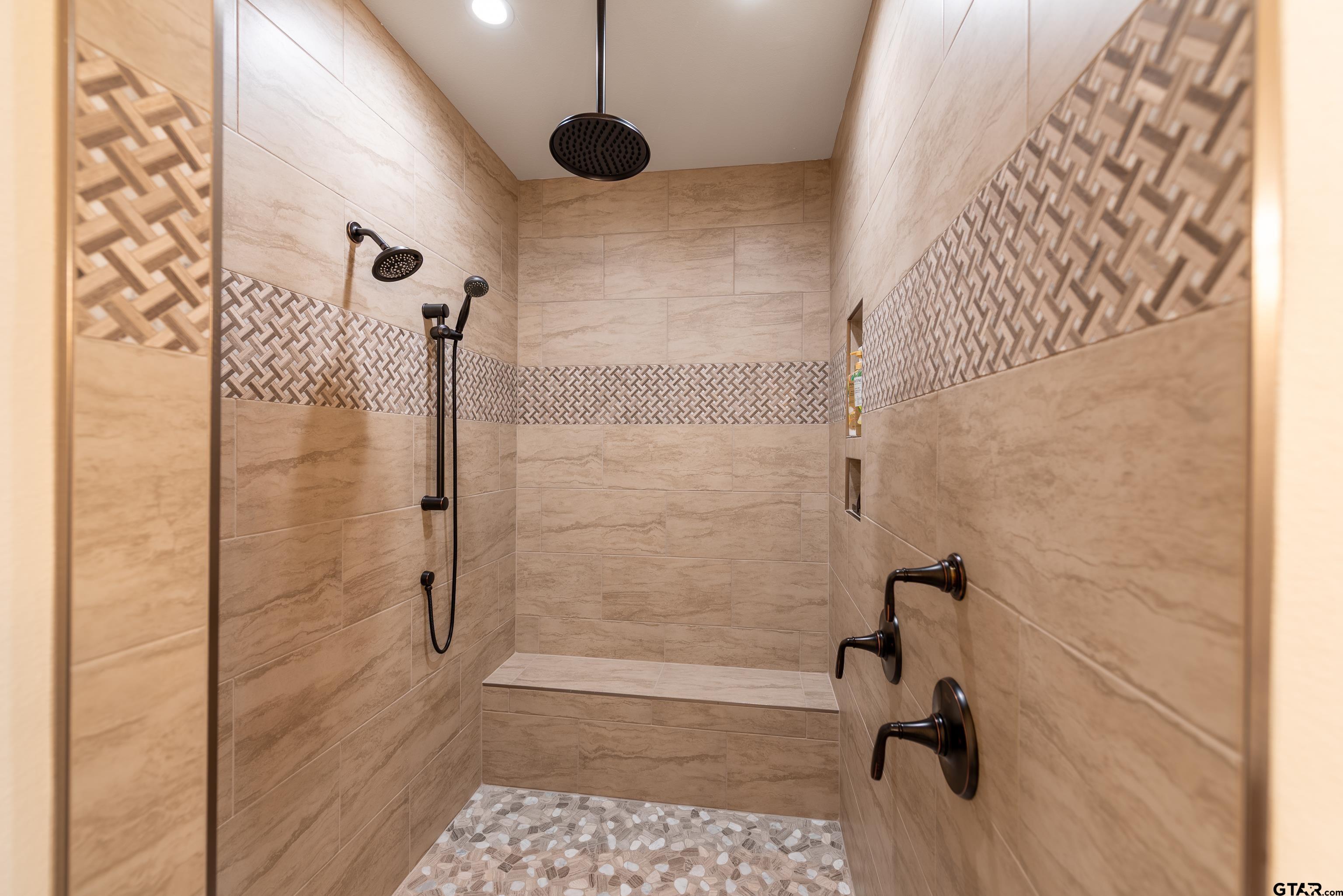 Scroggins, Texas, 75480, United States, 4 Bedrooms Bedrooms, ,5 BathroomsBathrooms,Residential,For Sale,1981840