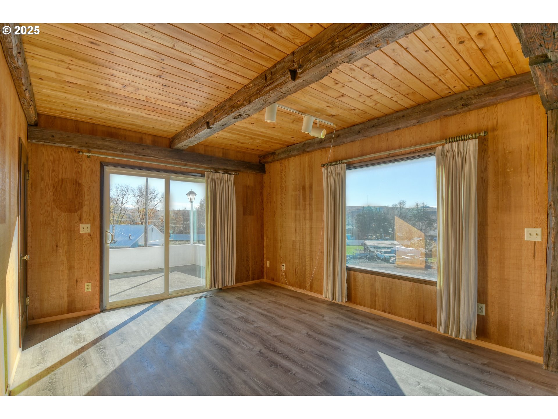 Pendleton, Oregon, 97801, United States, 4 Bedrooms Bedrooms, ,4 BathroomsBathrooms,Residential,For Sale,1995824