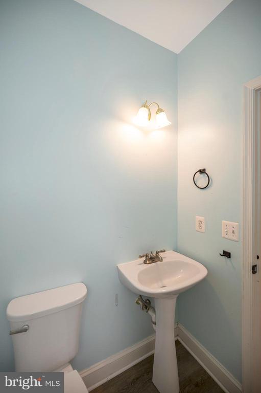Bealeton, Virginia, 22712, United States, 6 Bedrooms Bedrooms, ,4 BathroomsBathrooms,Residential,For Sale,1916093