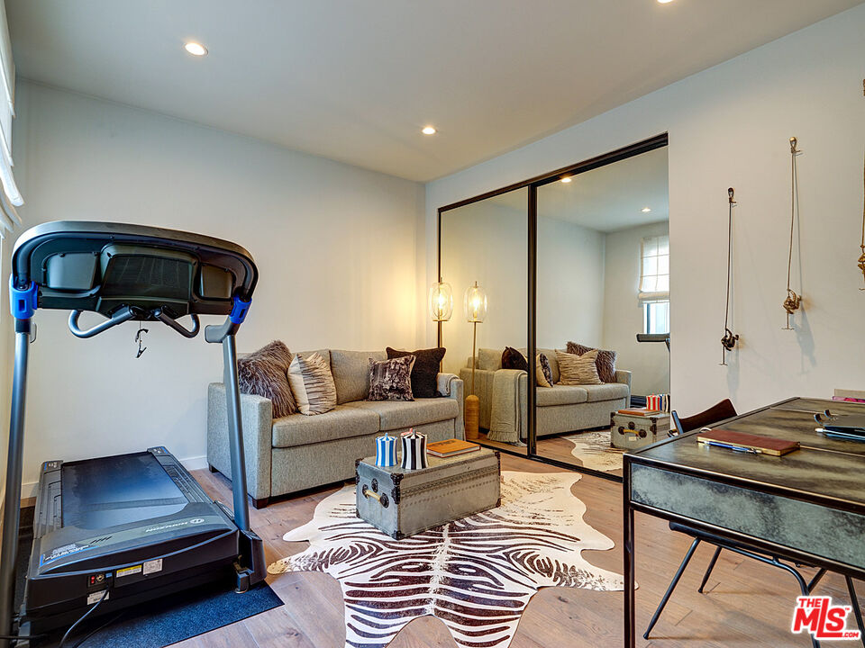Los Angeles, California, 90025, United States, 3 Bedrooms Bedrooms, ,3 BathroomsBathrooms,Residential,For Sale,1947986